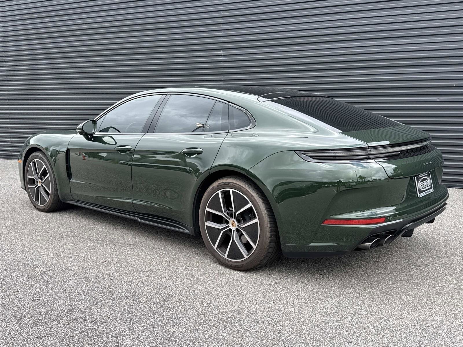2024 Porsche Panamera 4 photo 3
