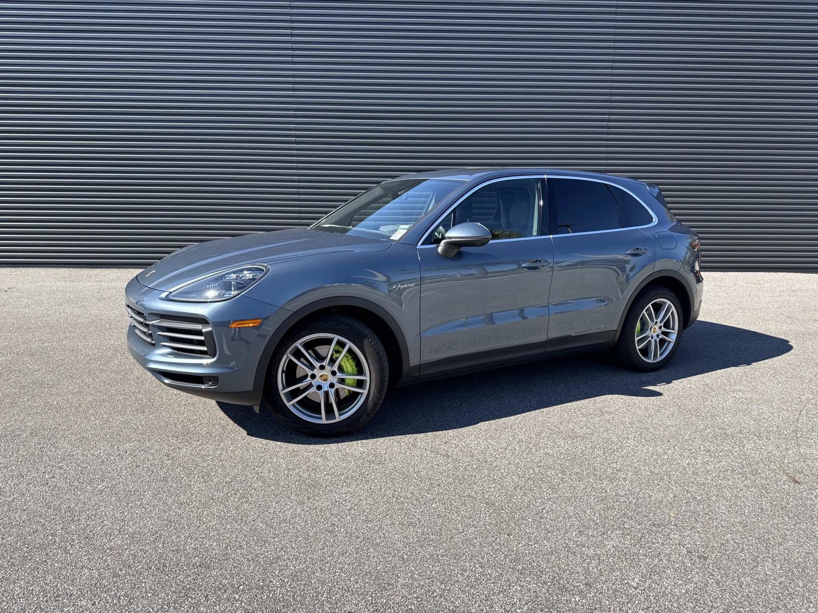 2019 Porsche Cayenne E-Hybrid's photo