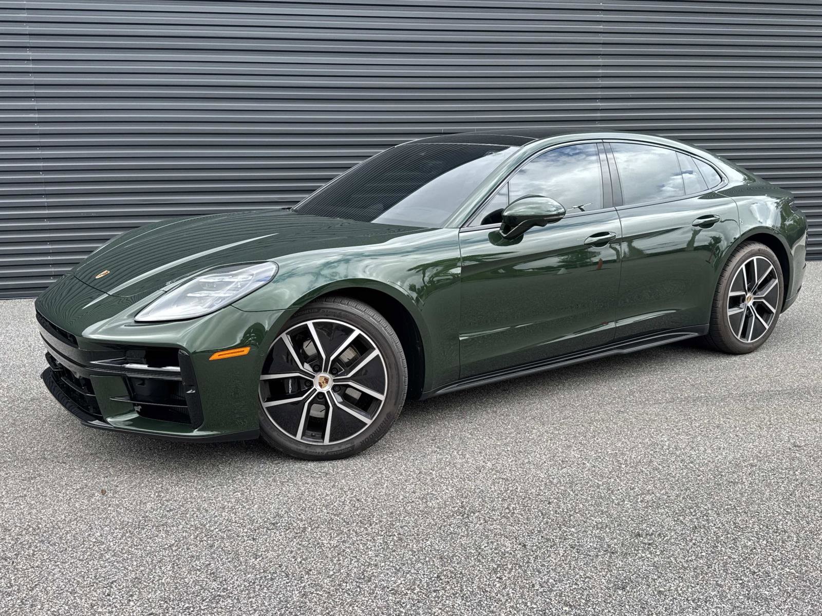 2024 Porsche Panamera 4