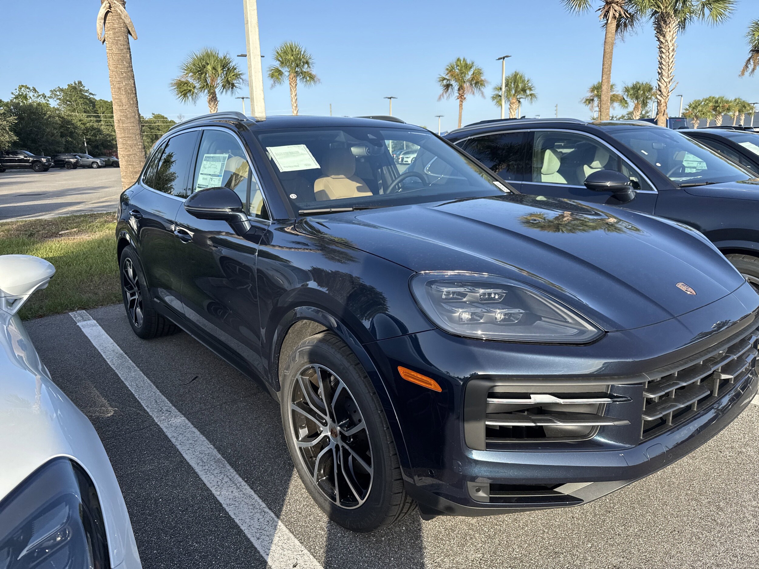 2025 Porsche Cayenne photo 3