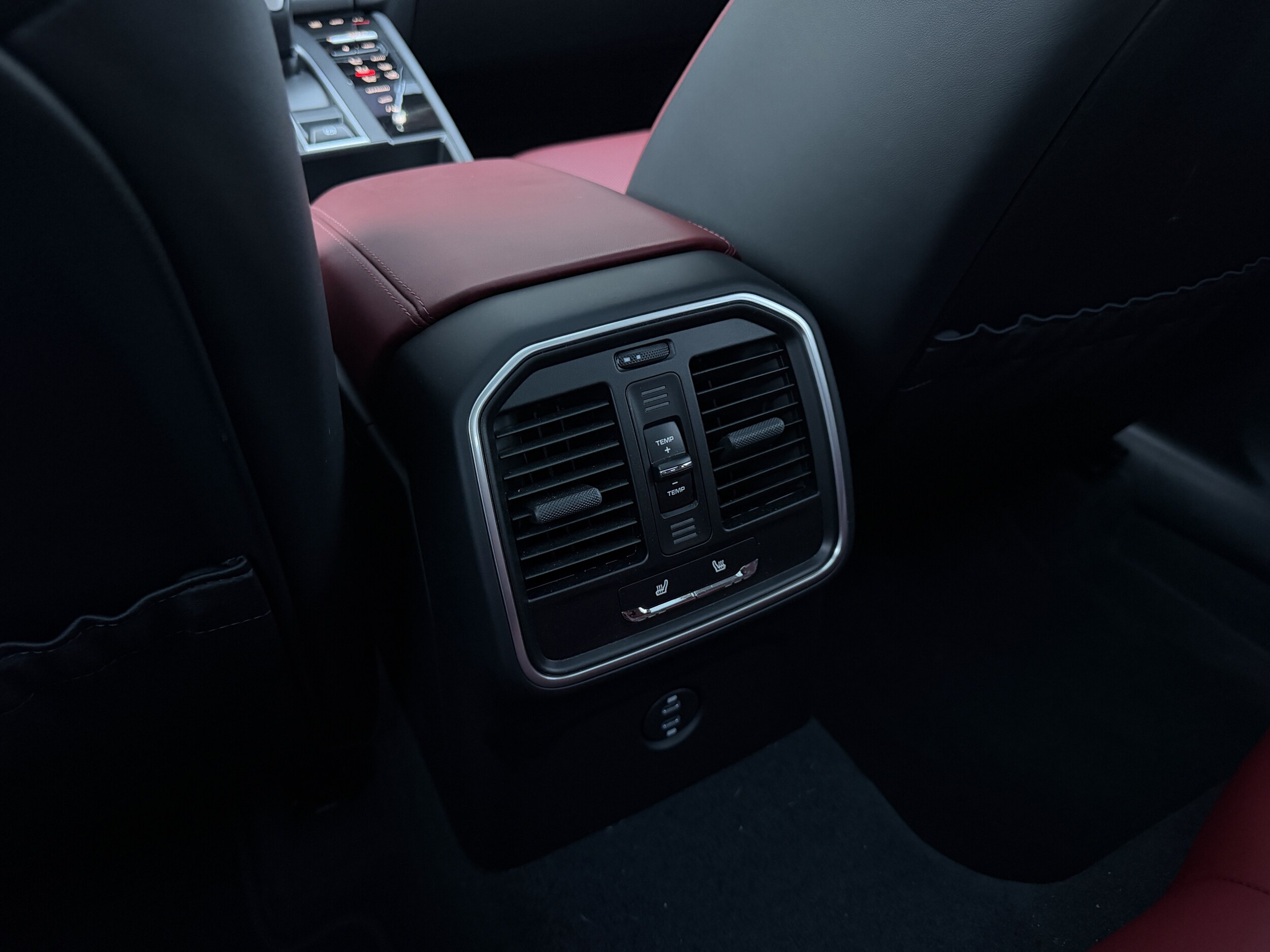 2026 Porsche Macan Base - Photo 18
