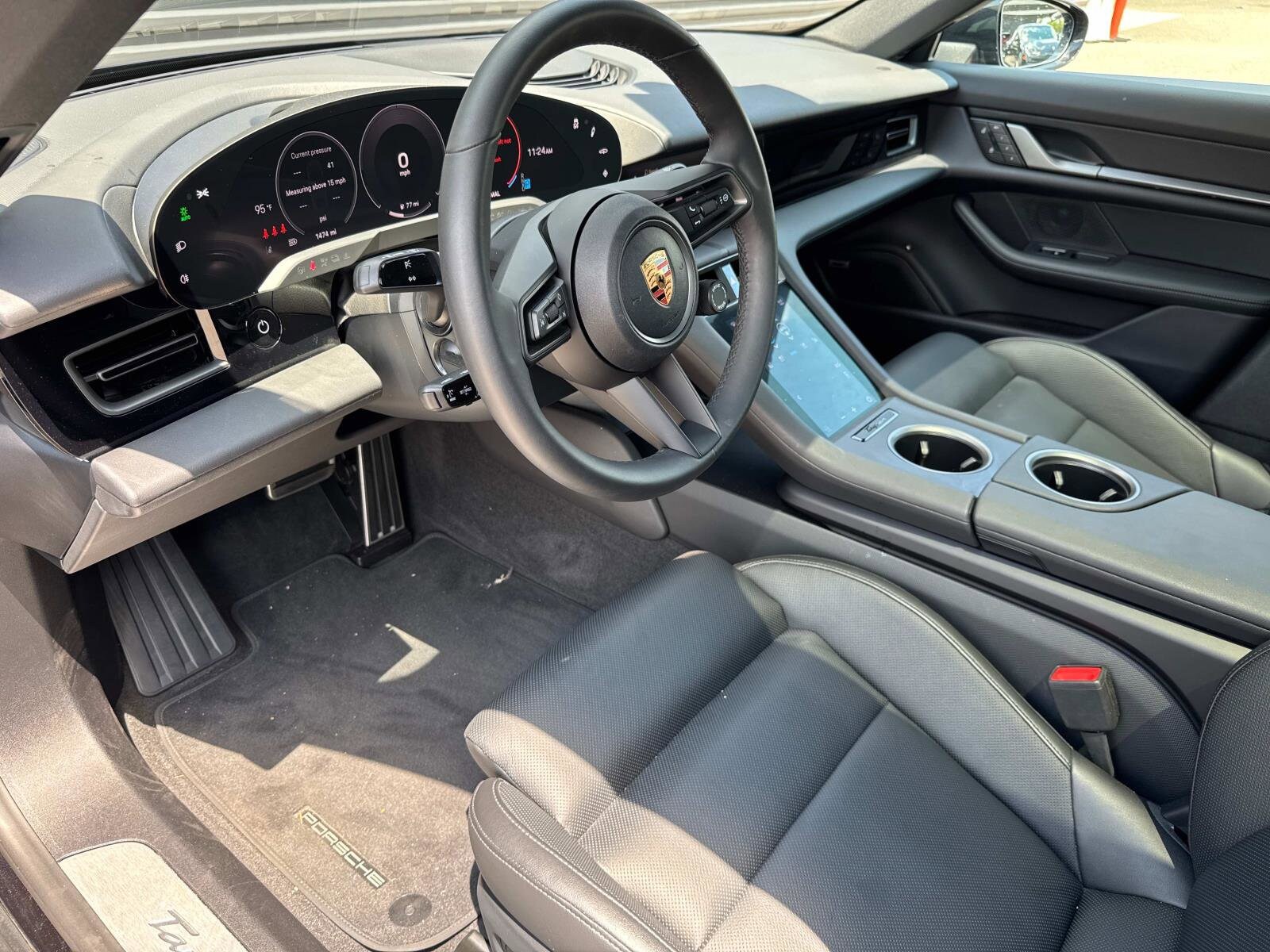 2025 Porsche Taycan 4S photo 4