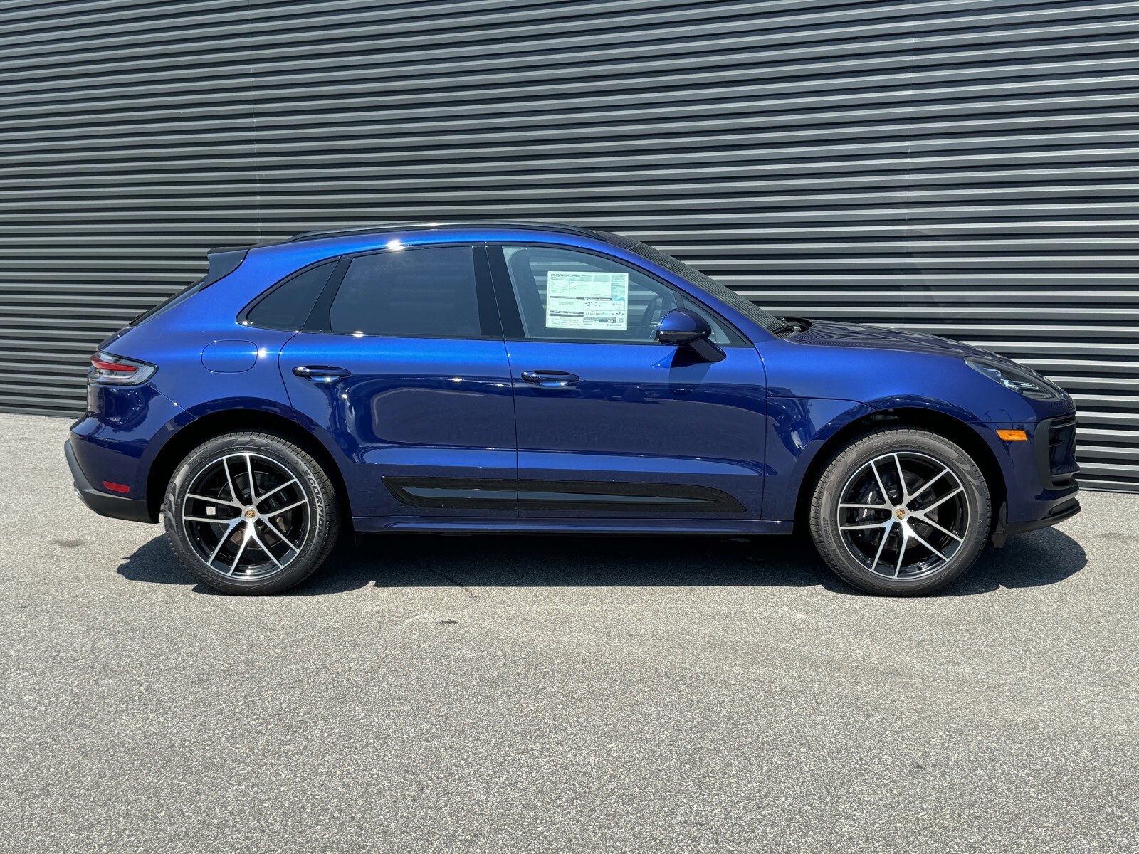2024 Porsche Macan S photo 4