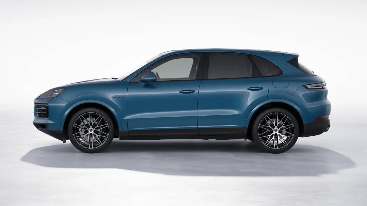 2026 Porsche Cayenne Hybrid photo 2