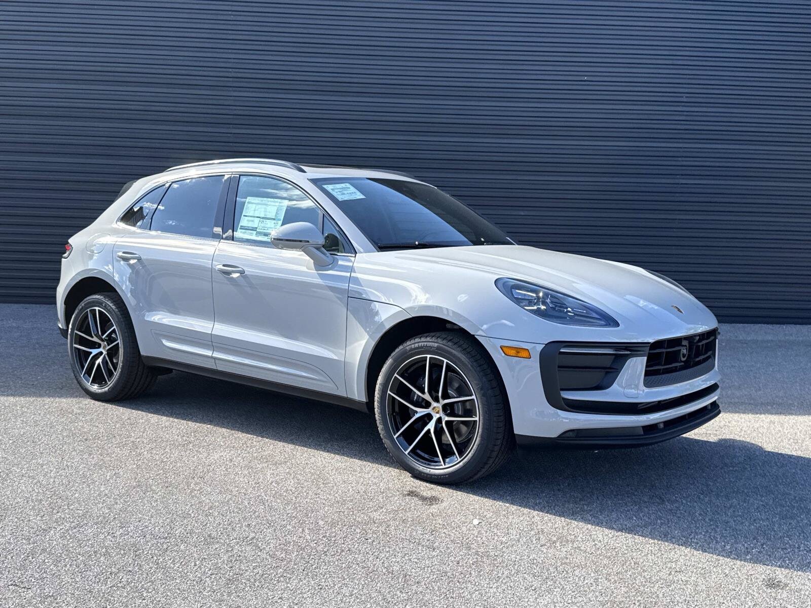 2026 Porsche Macan Base - Photo 7