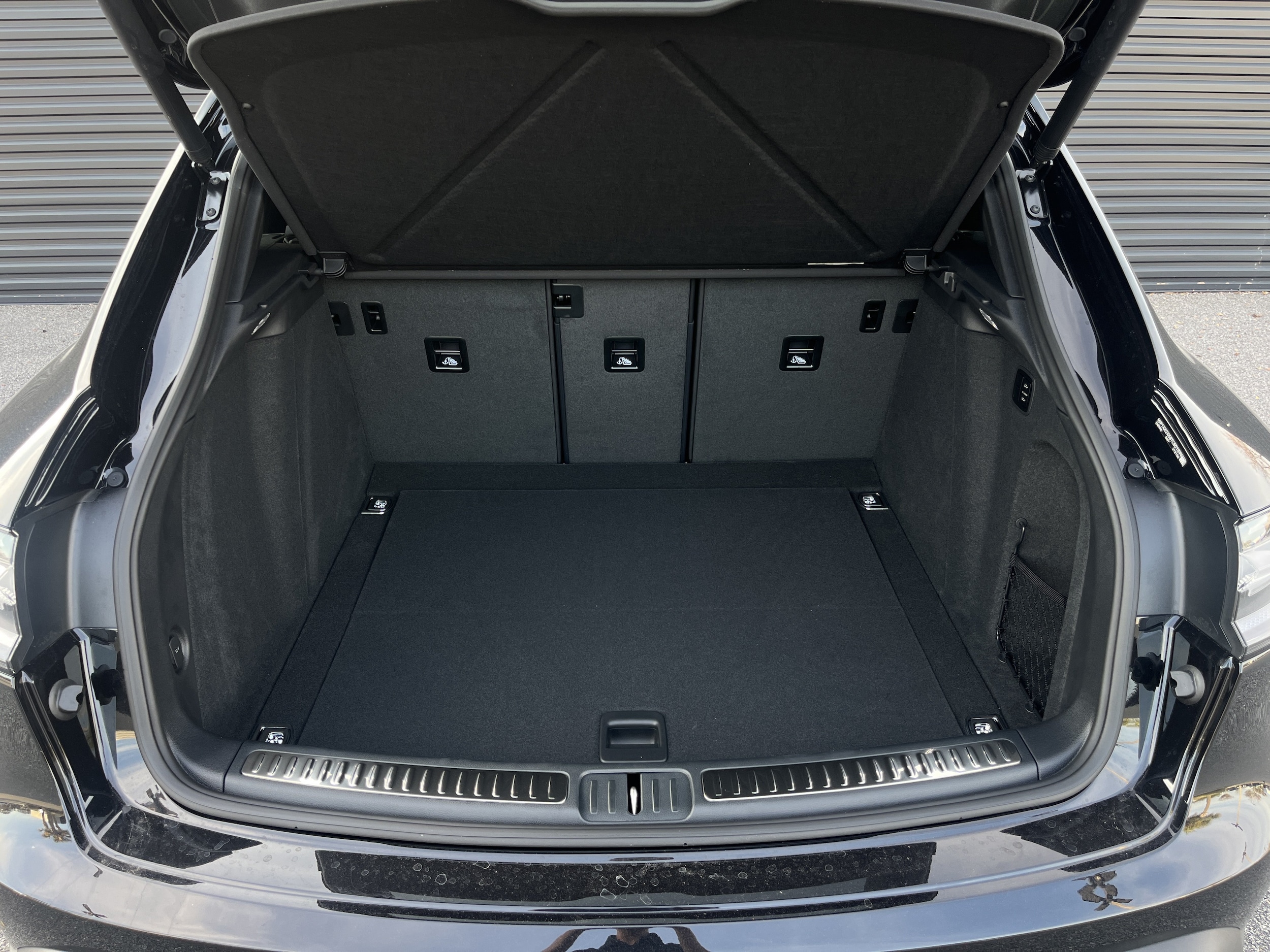2026 Porsche Macan T - Photo 13