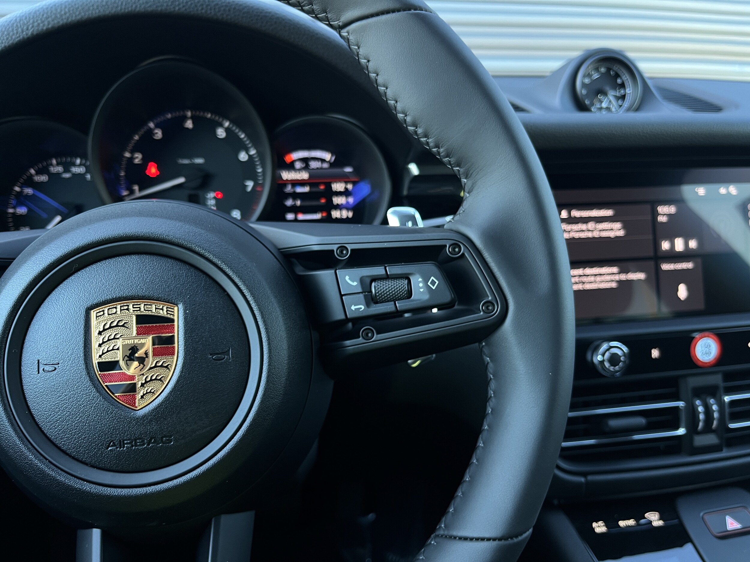 2026 Porsche Macan Base - Photo 38