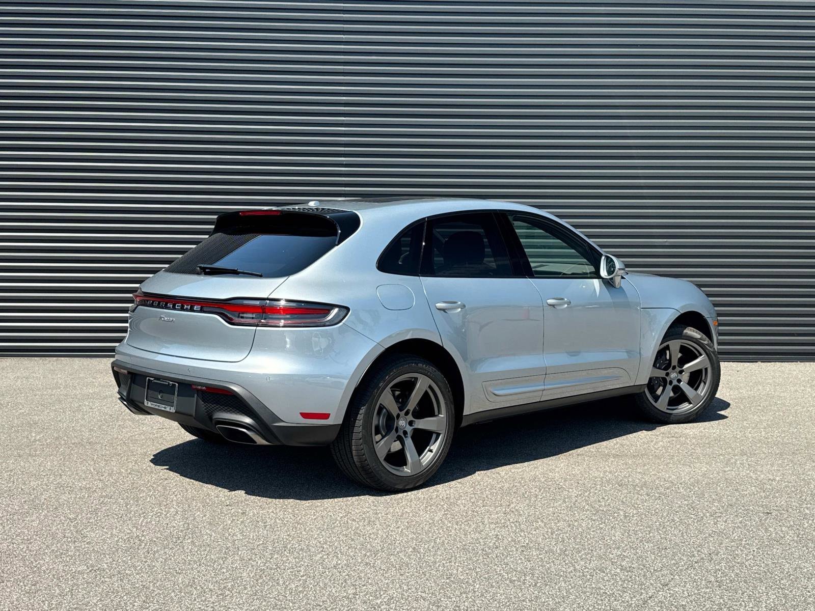 2025 Porsche Macan Base - Photo 7