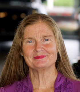 Staff member Tina Kelly from ID_4edc4c461f3a