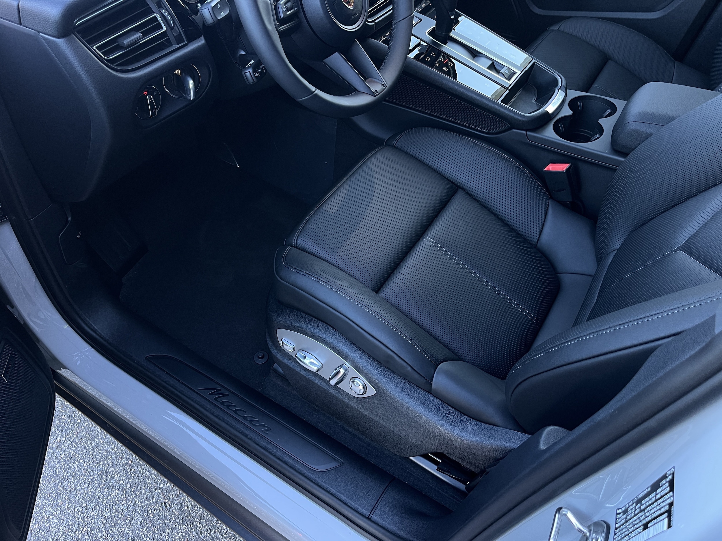 2026 Porsche Macan Base - Photo 14