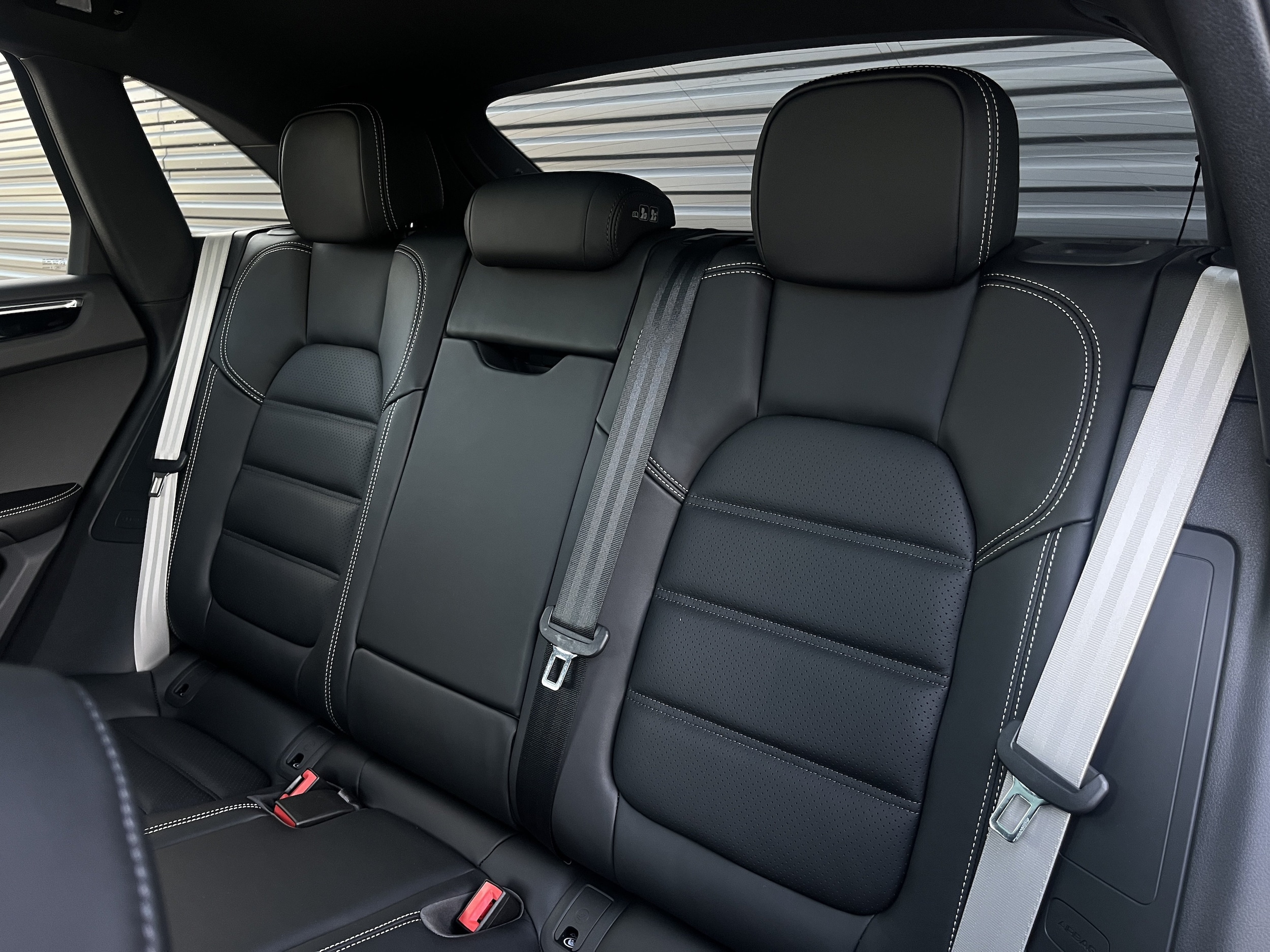 2026 Porsche Macan T - Photo 29