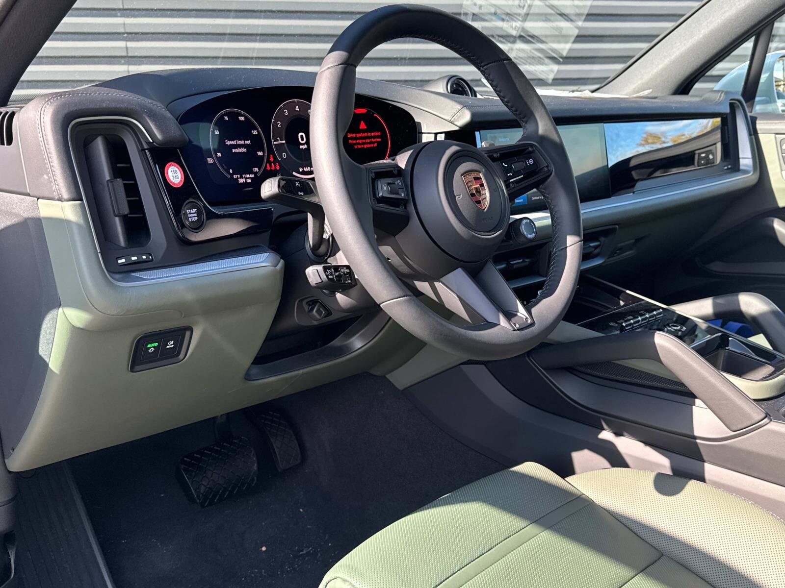 2024 Porsche Cayenne photo 4