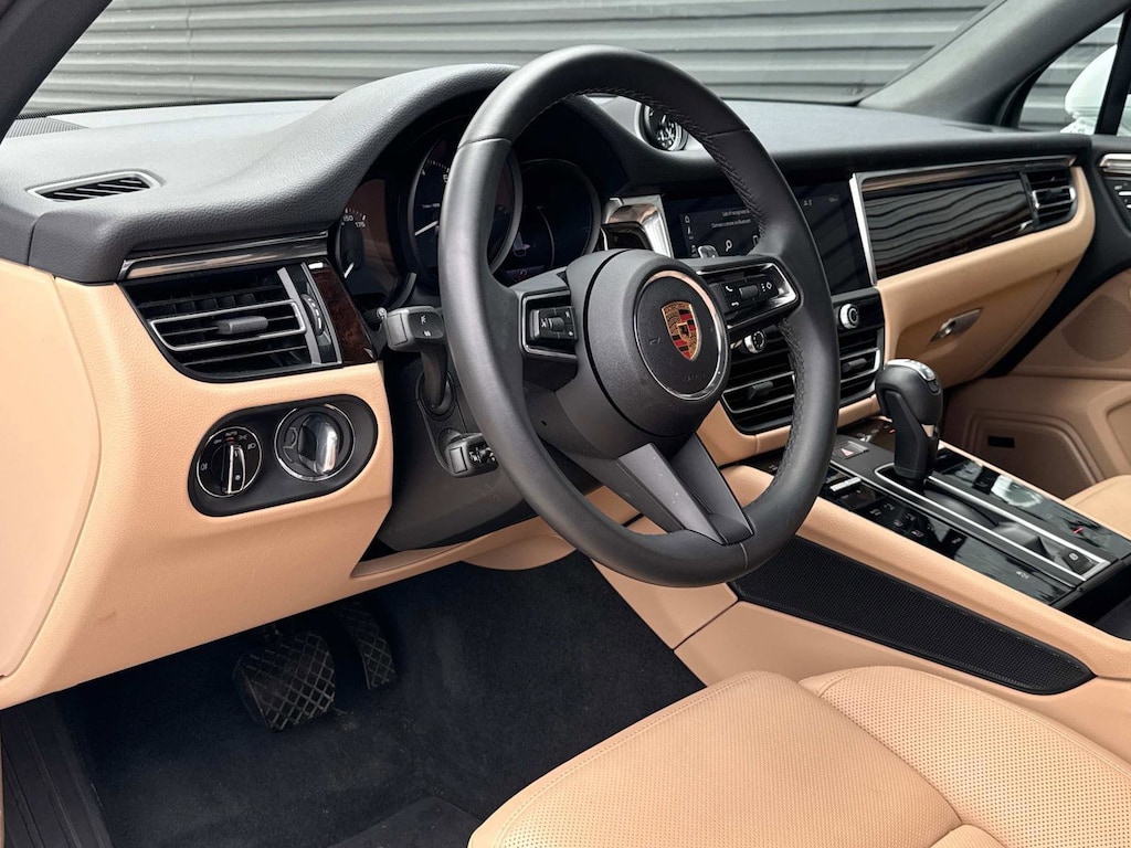 New 2025 Porsche Macan  SUV