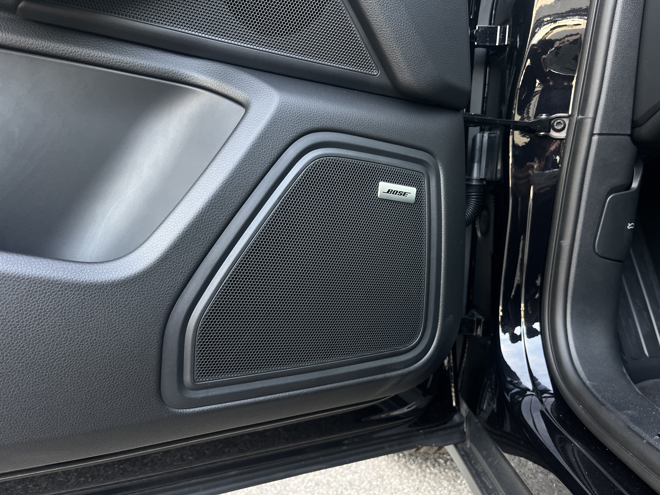 2026 Porsche Macan T - Photo 17