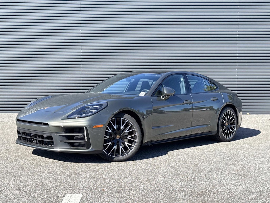 New 2026 Porsche Panamera 4