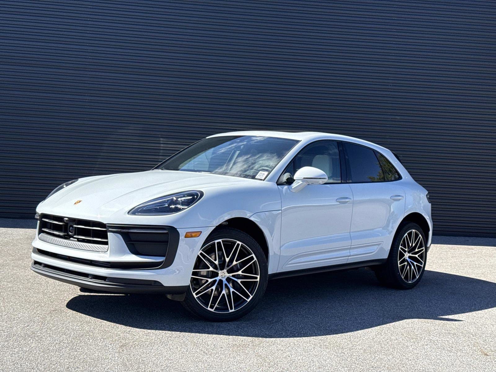 2026 Porsche Macan Base
