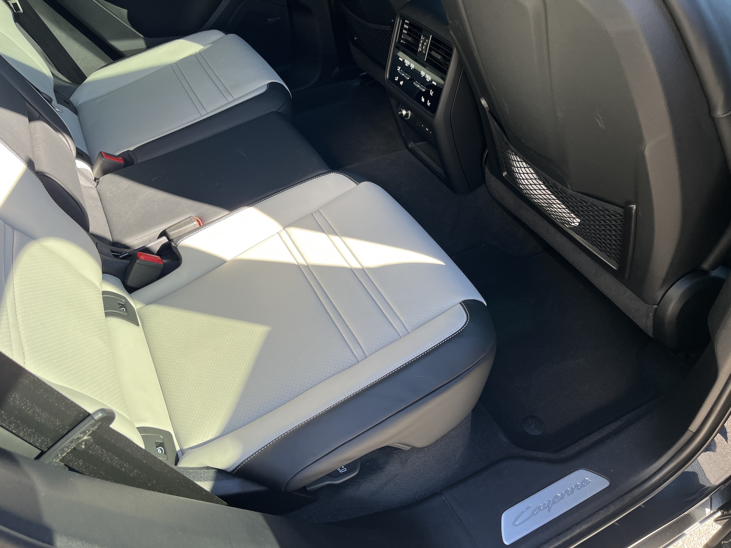2025 Porsche Cayenne Coup E-Hybrid - Photo 23