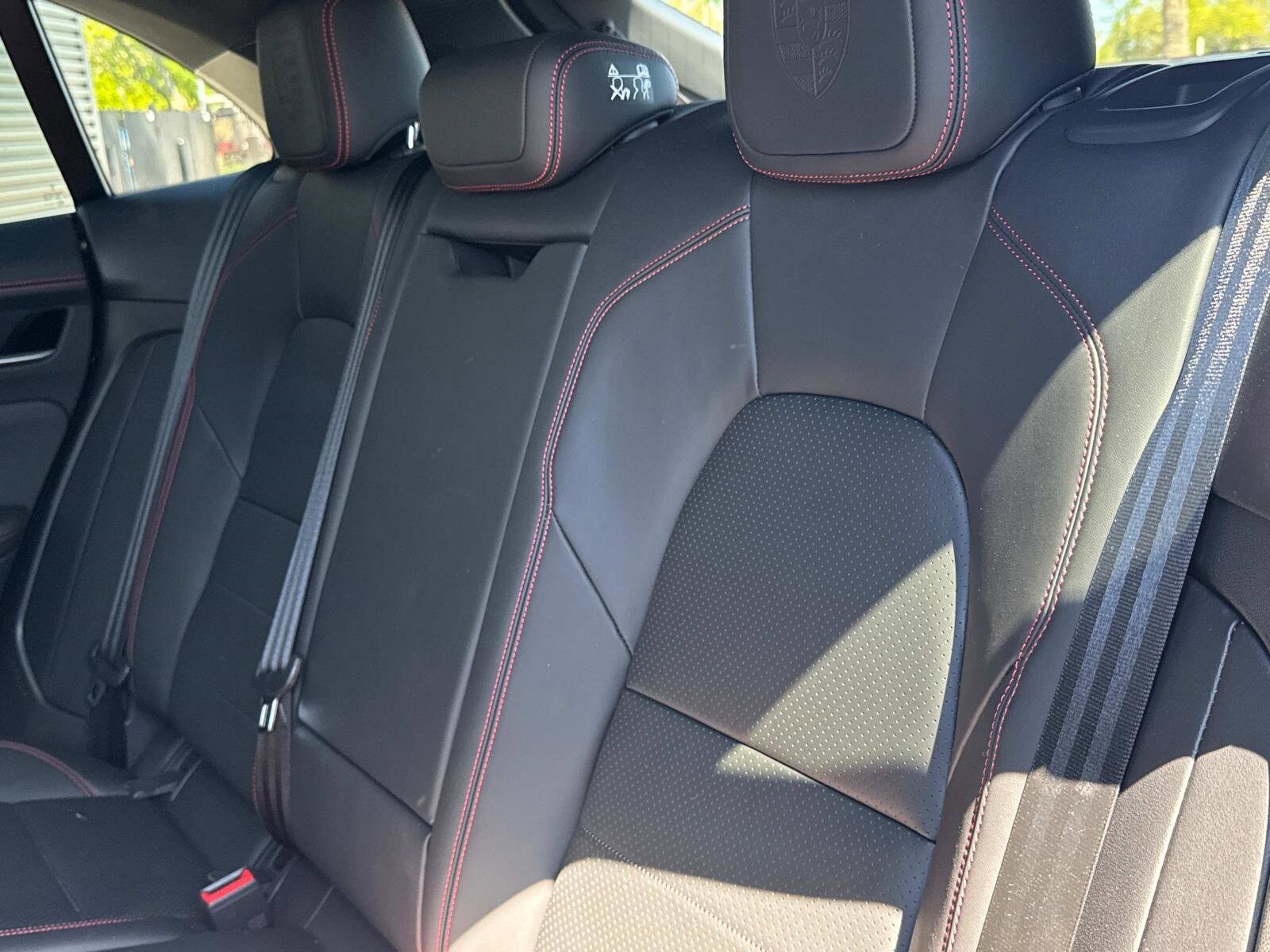 2025 Porsche Macan S - Photo 14