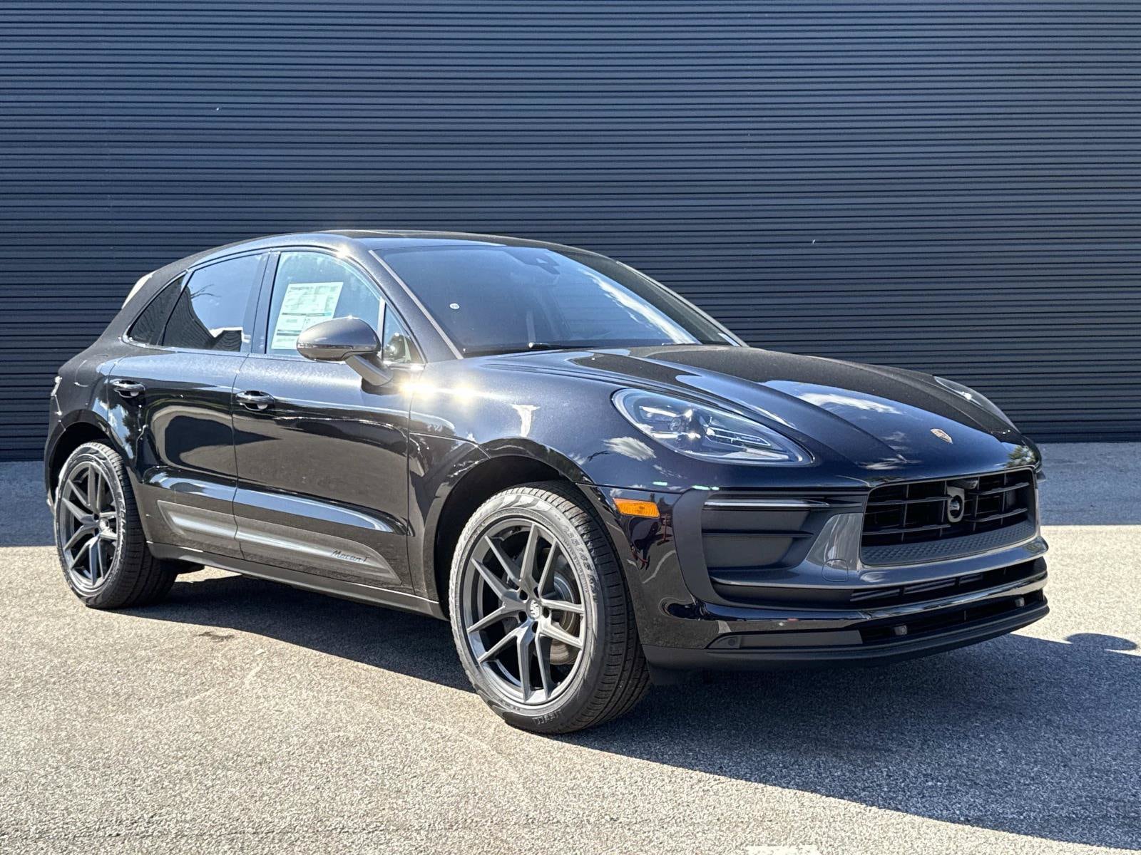 2026 Porsche Macan T - Photo 9