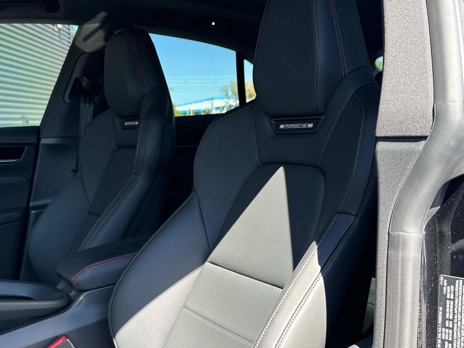 2025 Porsche Macan S - Photo 20