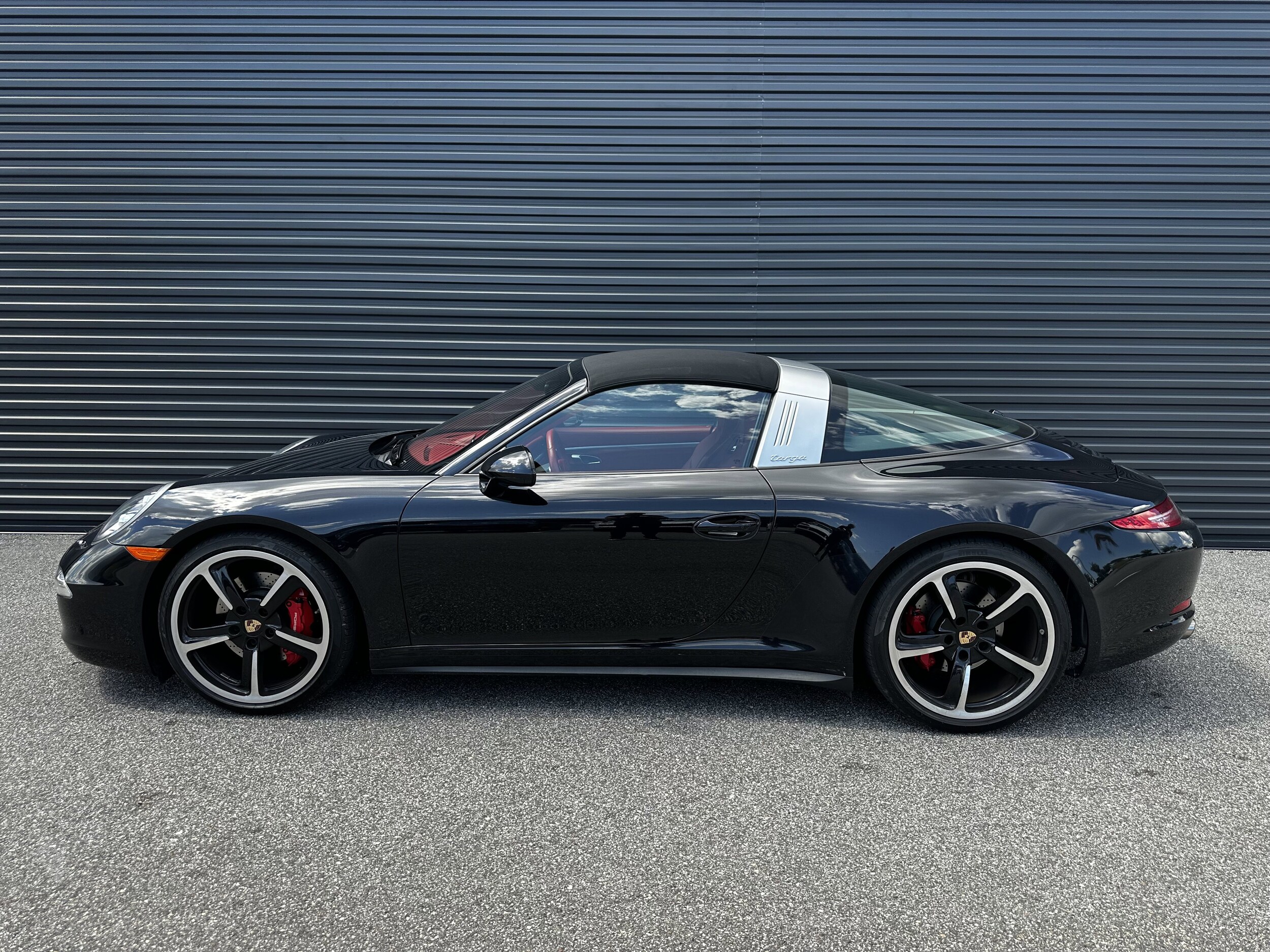 2015 Porsche 911 Targa 4S photo 2