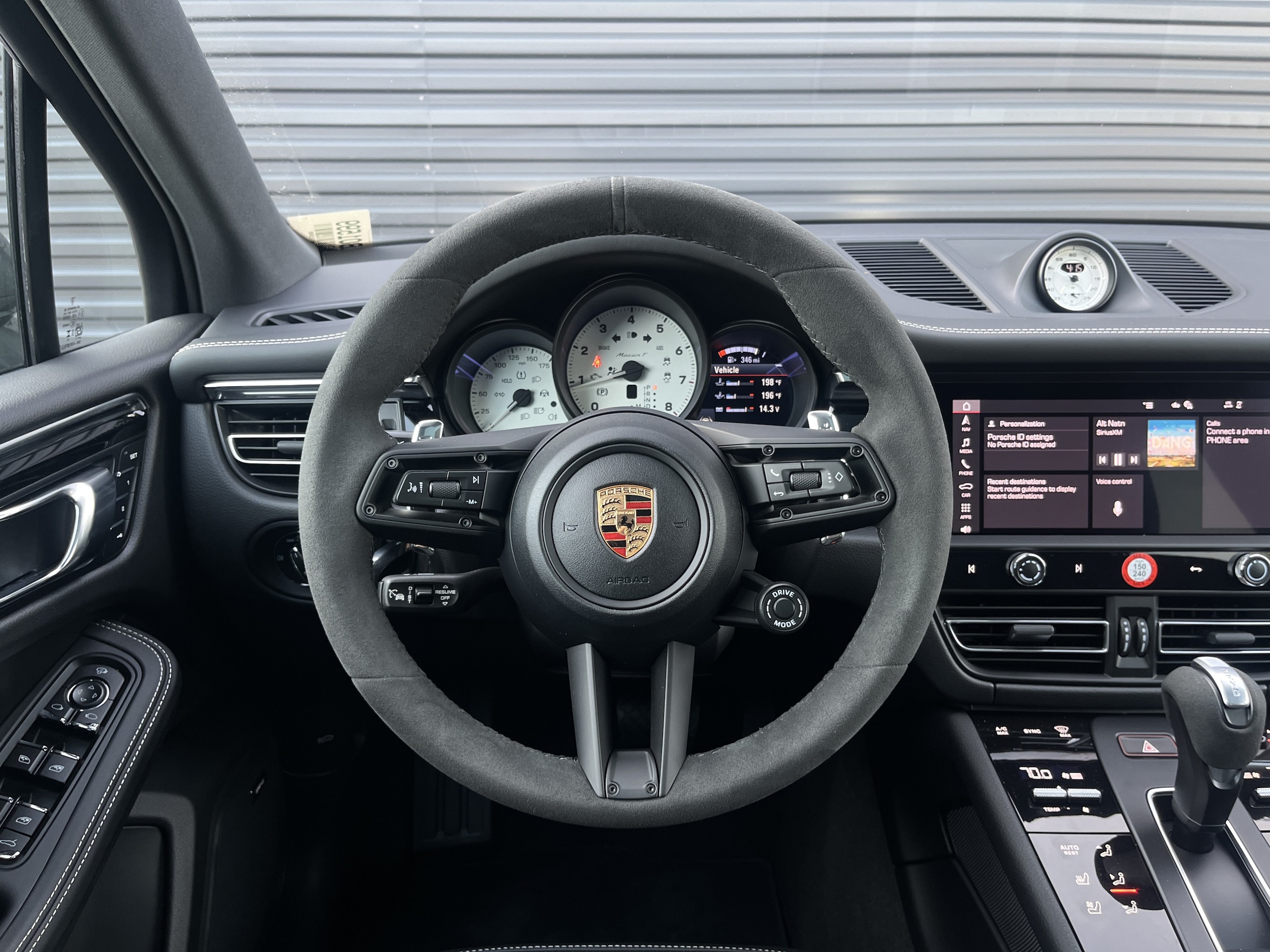 2026 Porsche Macan T - Photo 35
