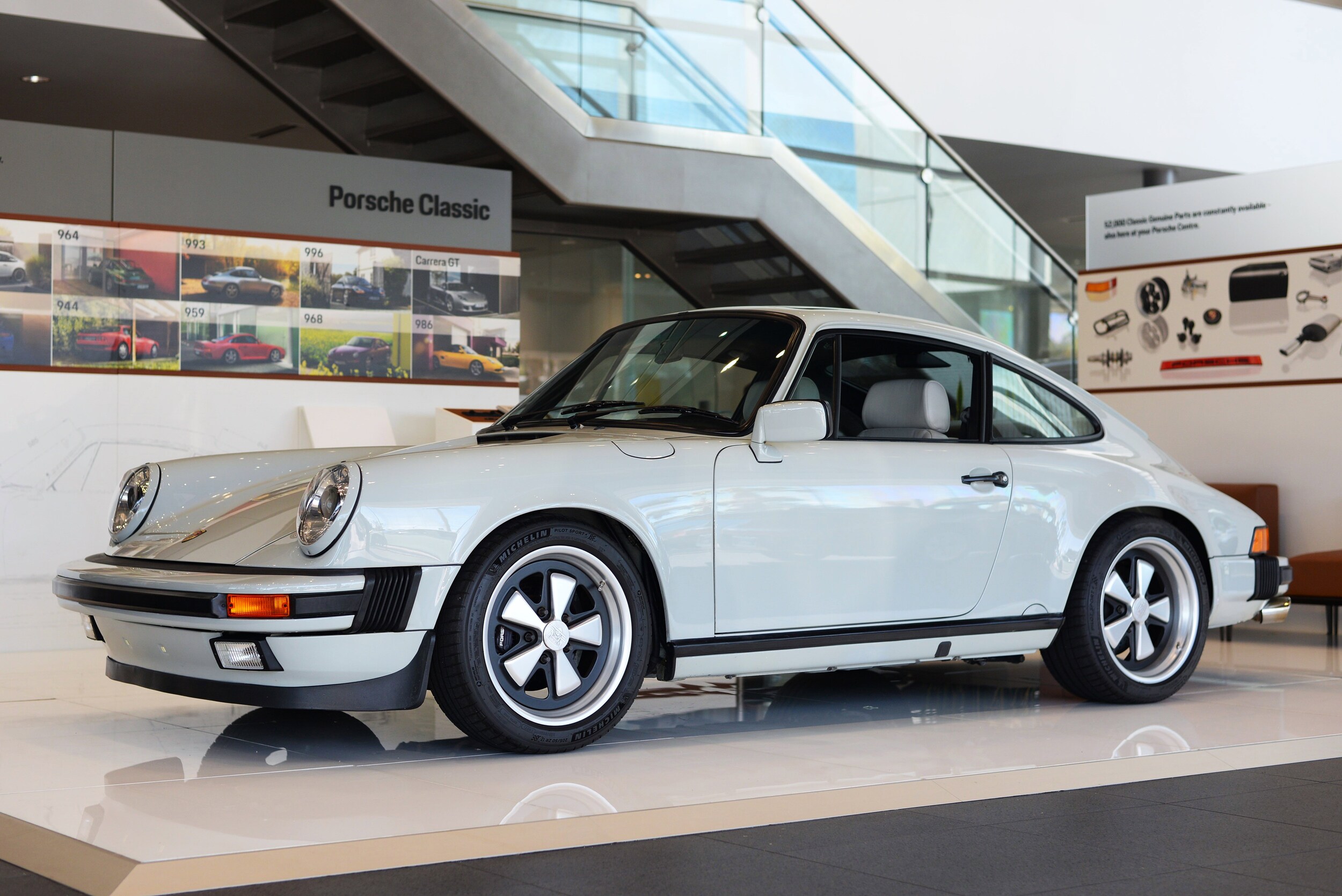1987 Porsche 911 Coupe photo 2