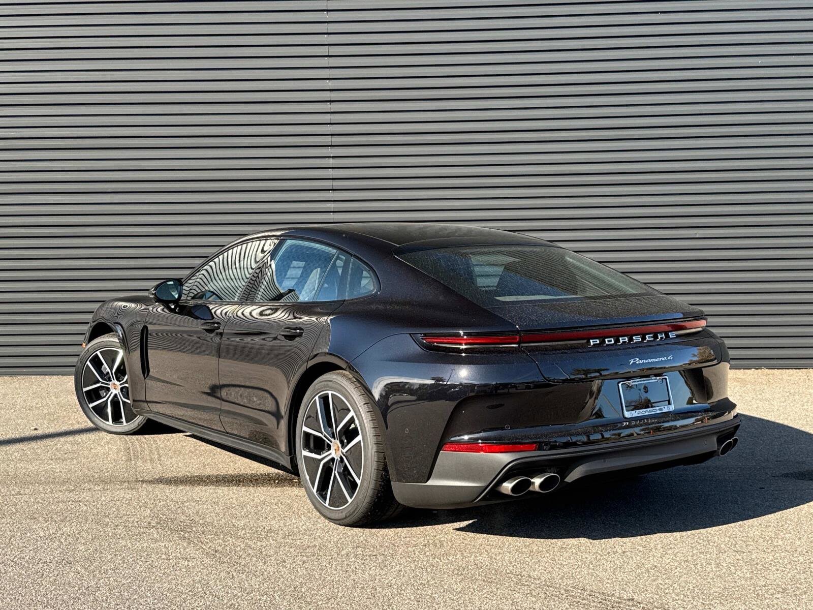 2025 Porsche Panamera 4 photo 3
