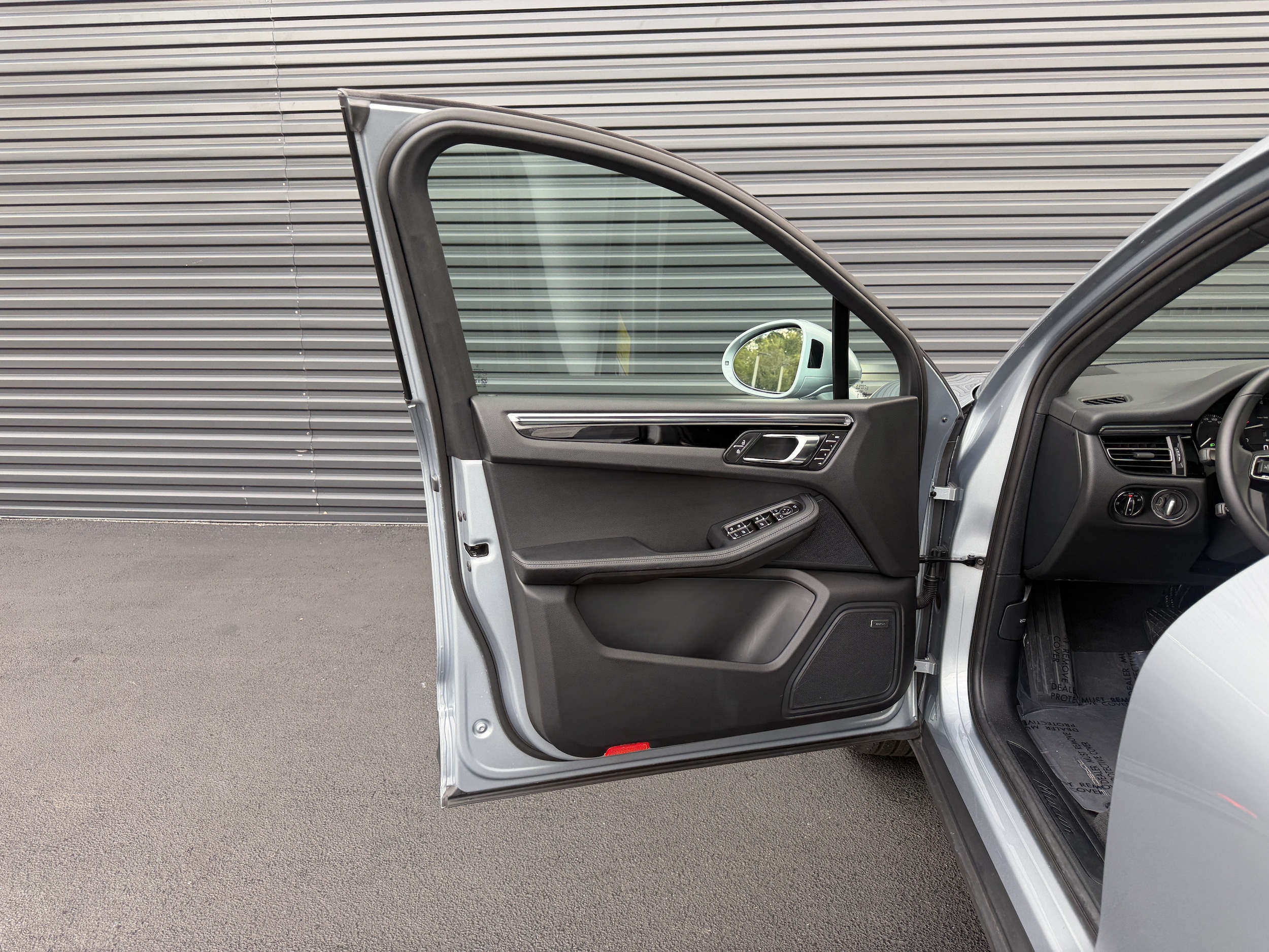 2026 Porsche Macan Base - Photo 24
