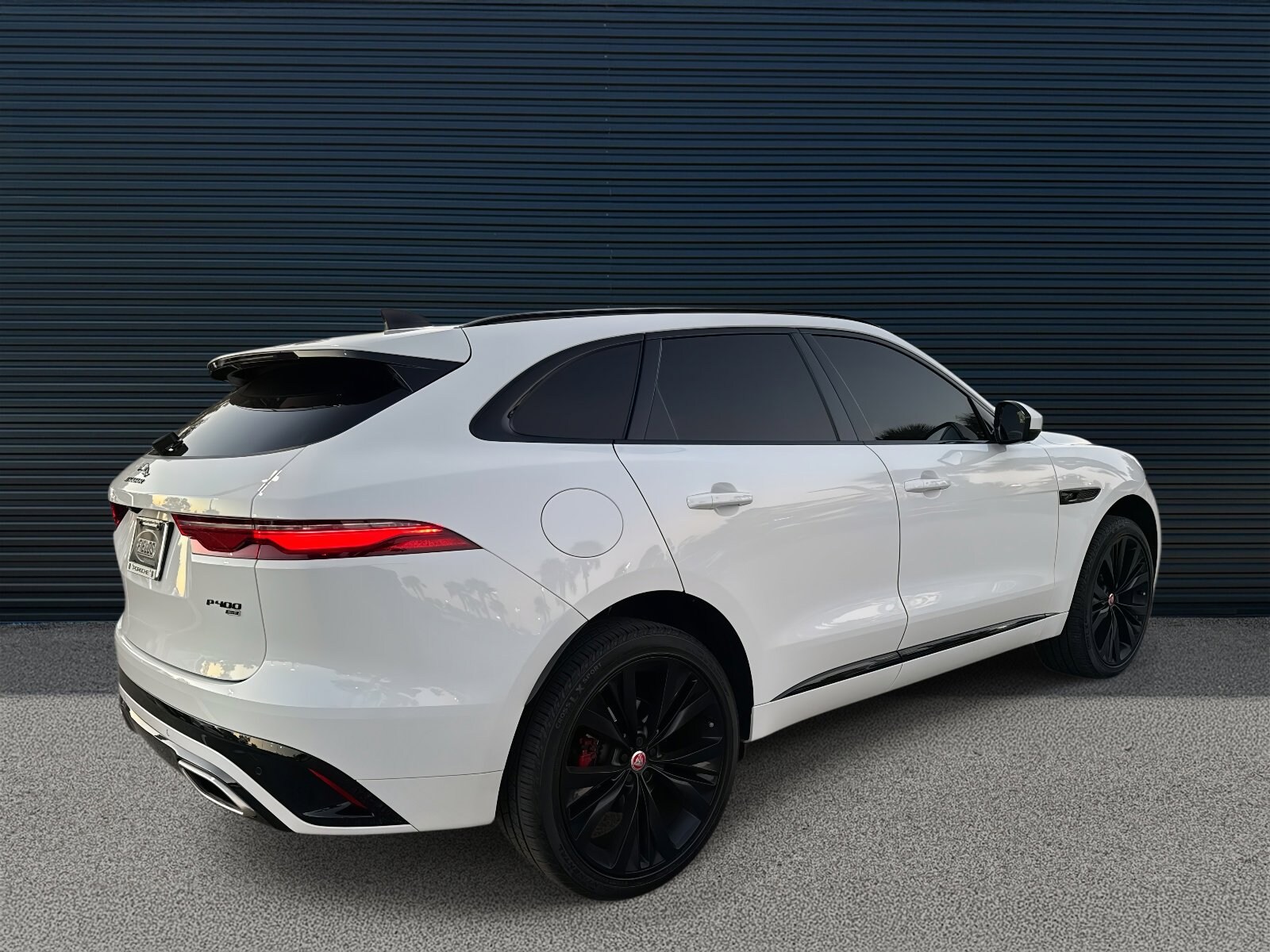2023 Jaguar F-PACE P400 R-Dynamic S photo 3