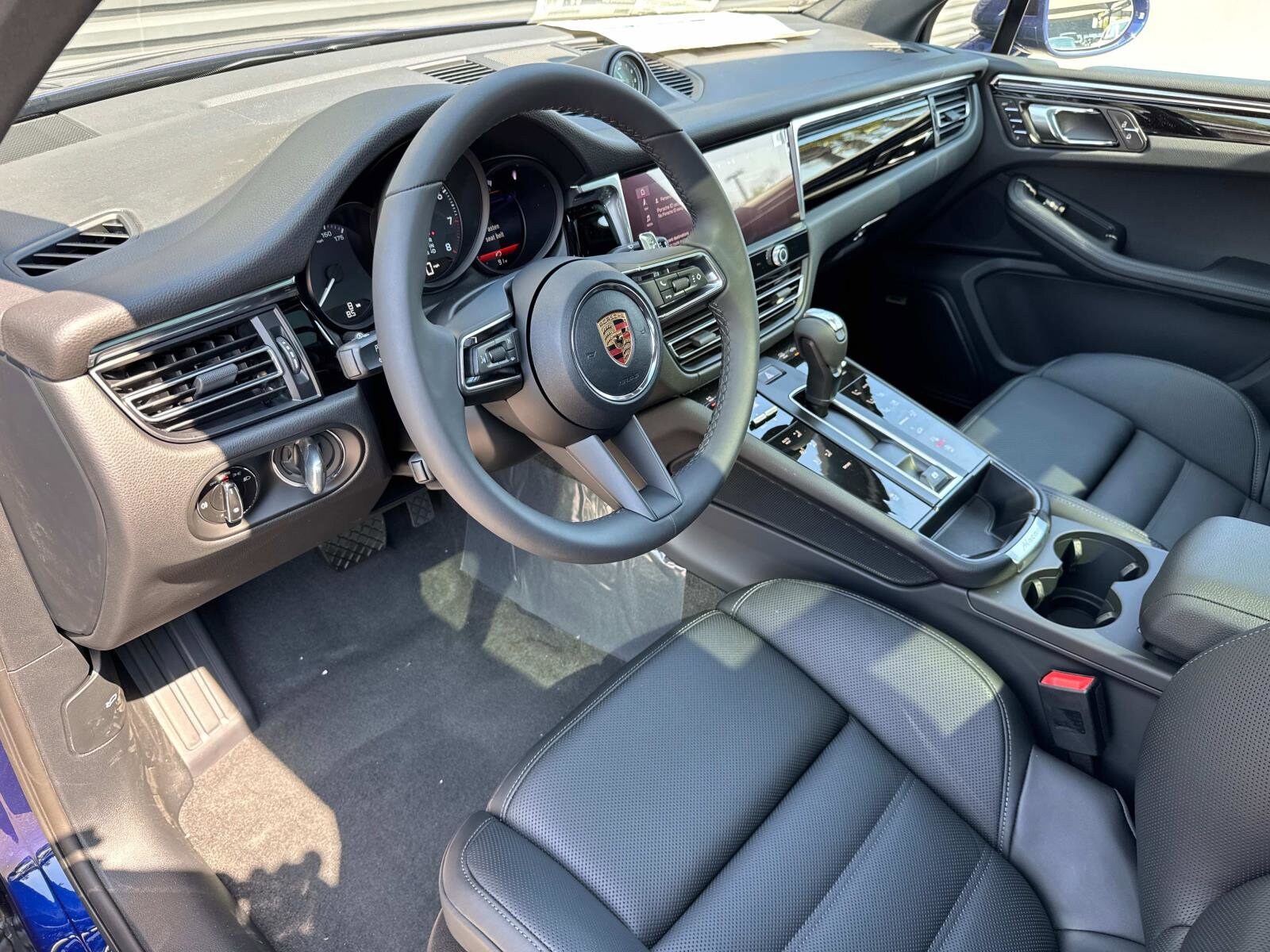2026 Porsche Macan S photo 4