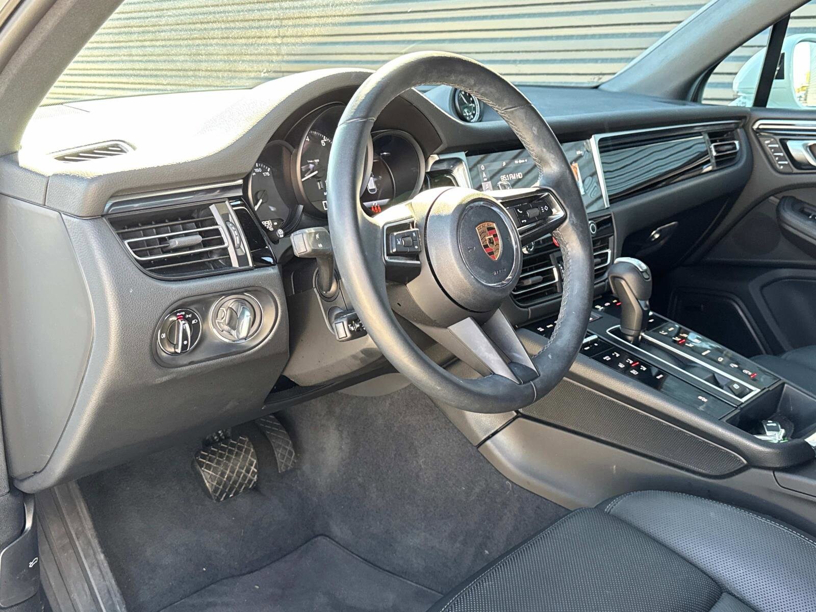 2024 Porsche Macan photo 4