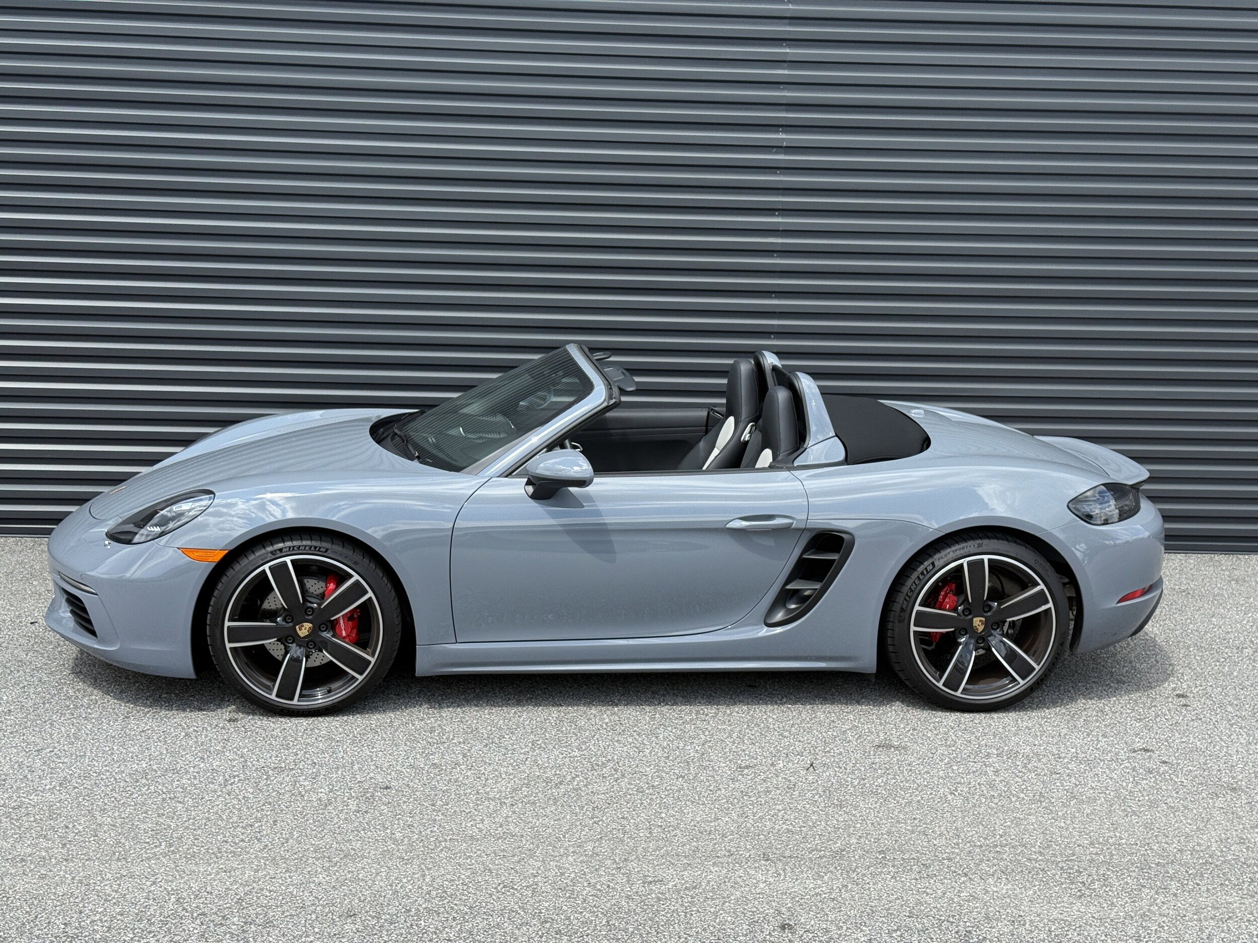 2024 Porsche Boxster S photo 2