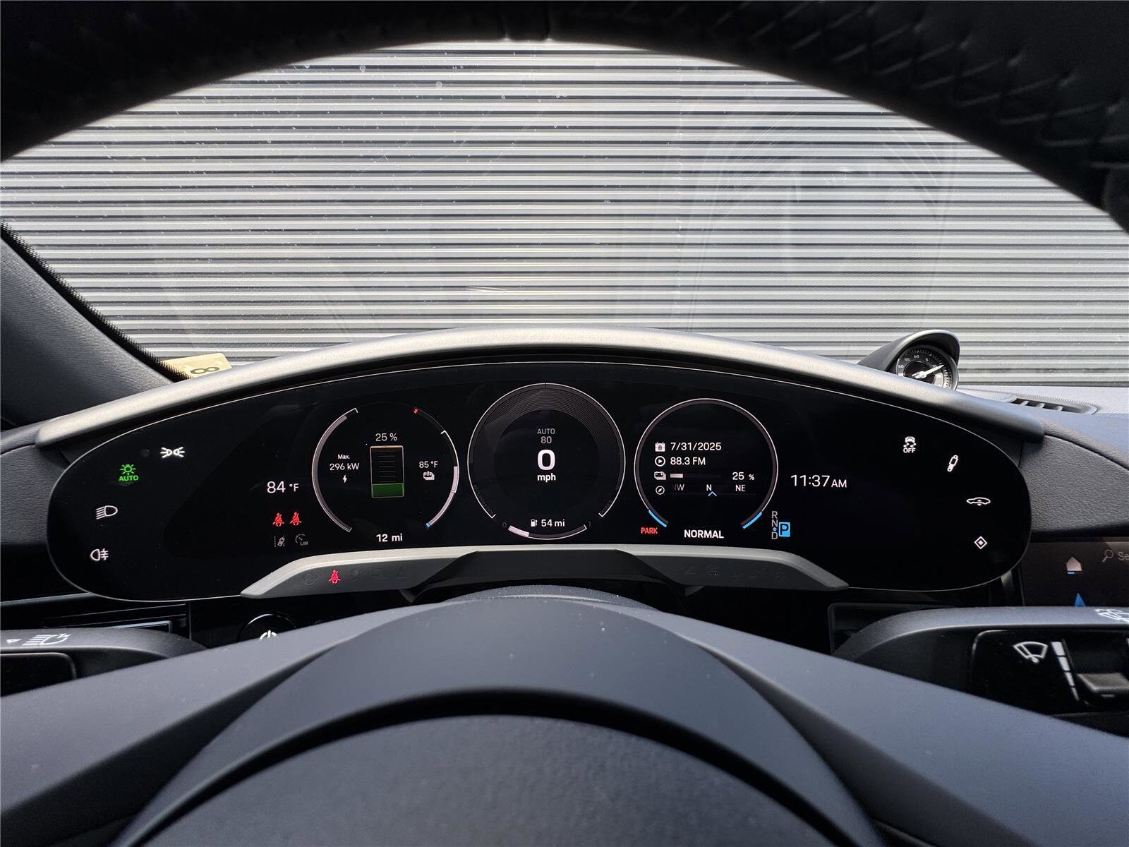 2025 Porsche Taycan Base - Photo 15