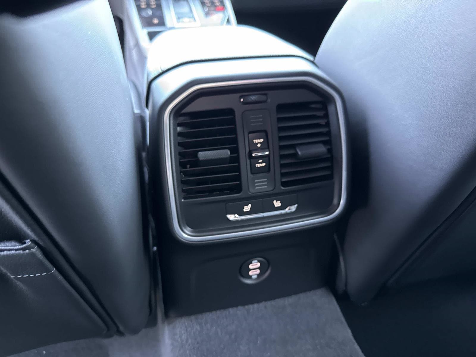 2026 Porsche Macan Base - Photo 40