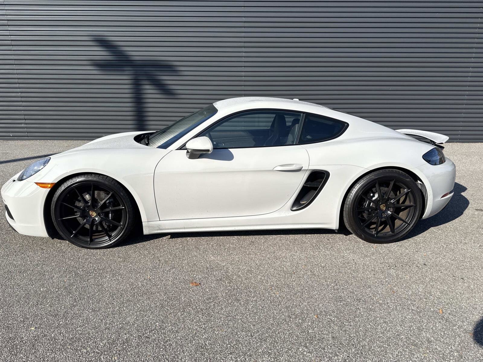 2025 Porsche Cayman GTS 4.0 photo 2