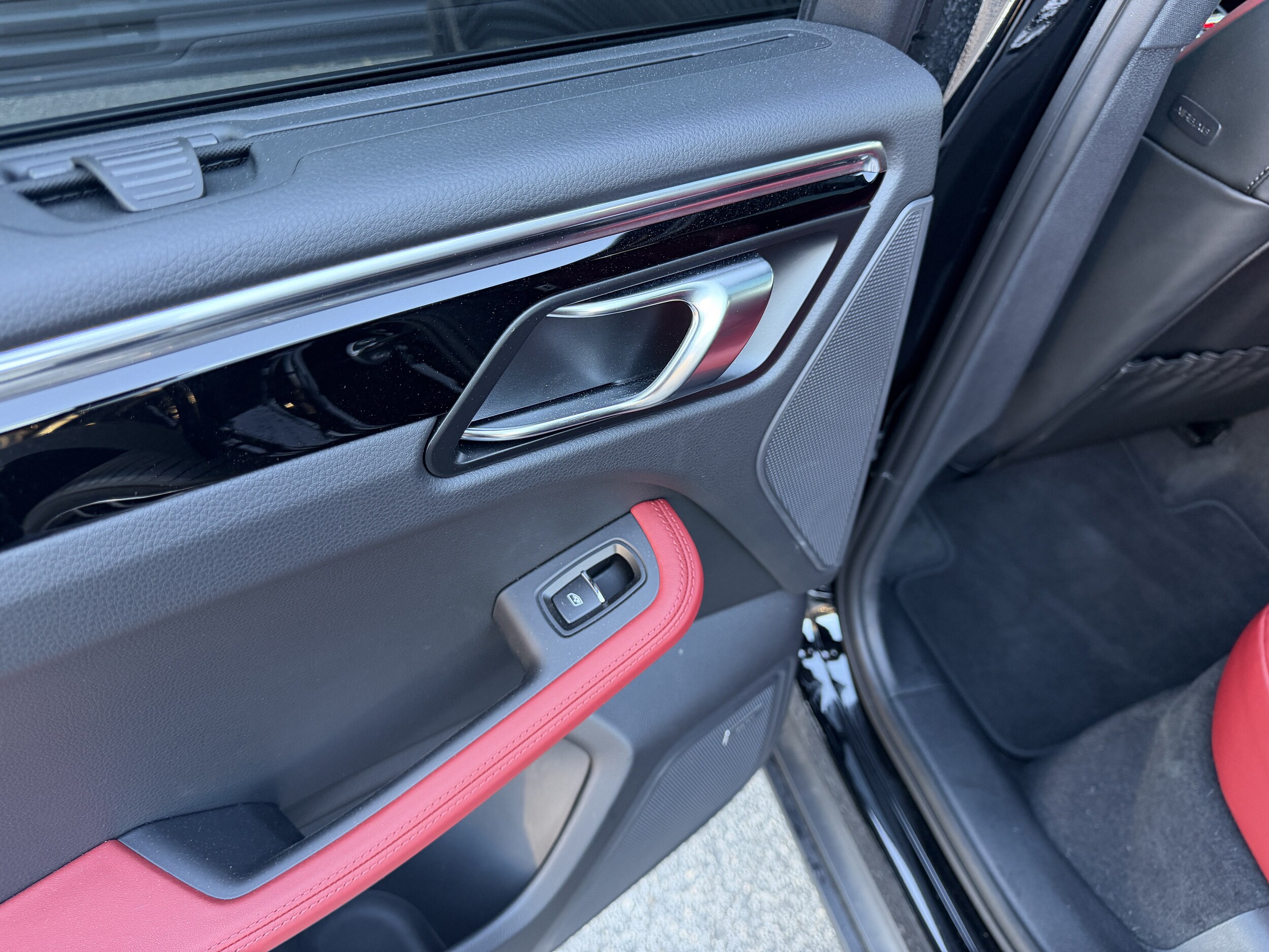 2026 Porsche Macan Base - Photo 25