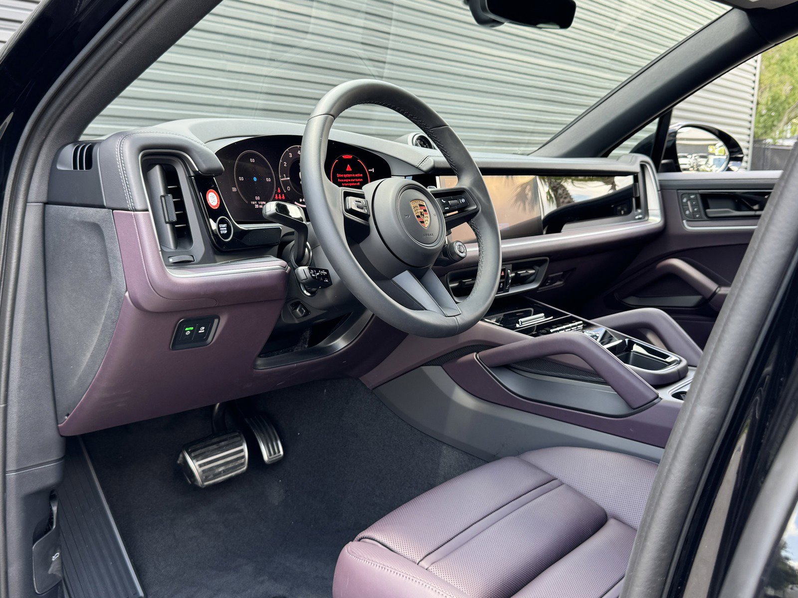 2024 Porsche Cayenne photo 2