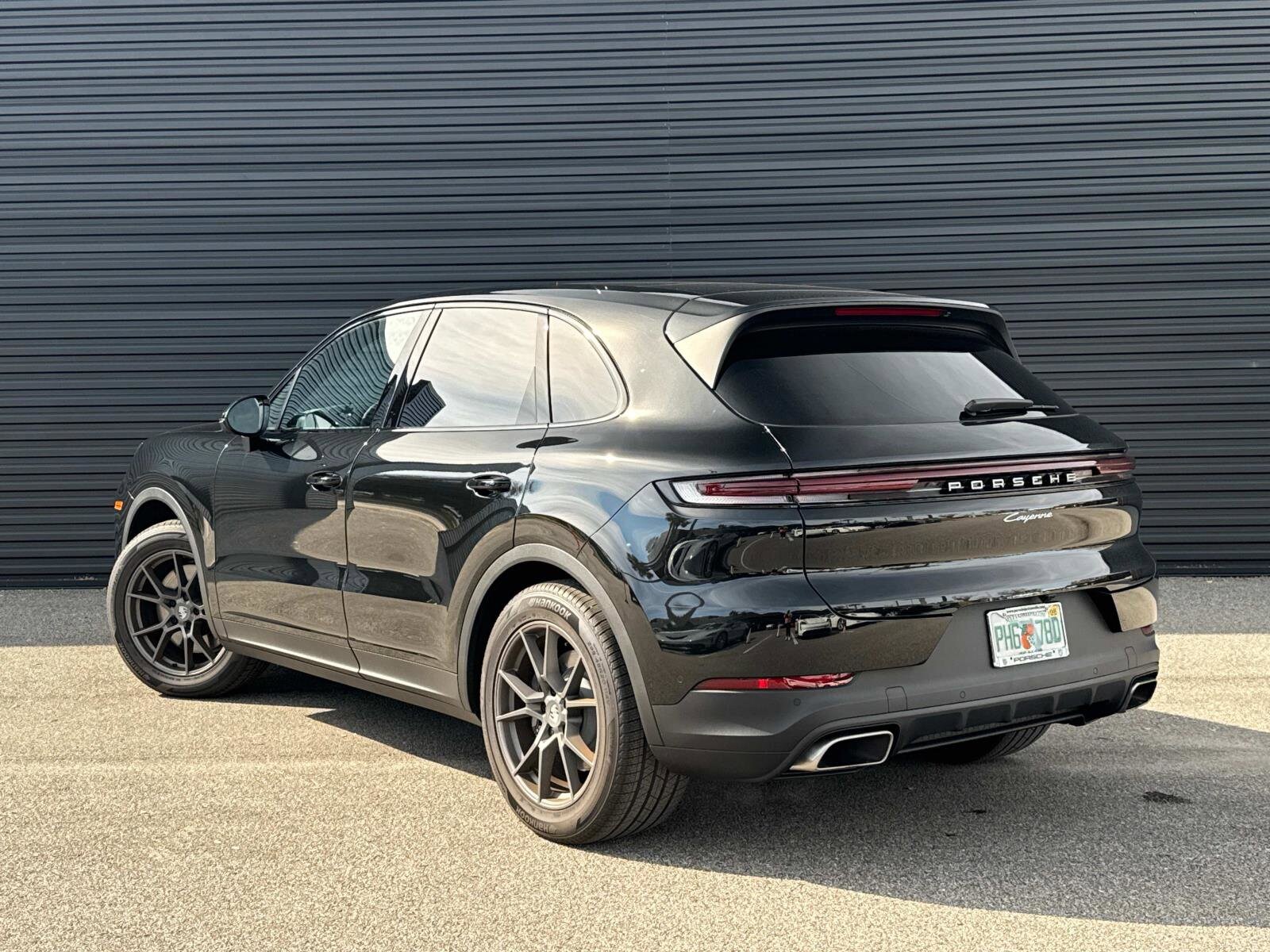 2025 Porsche Cayenne S photo 2