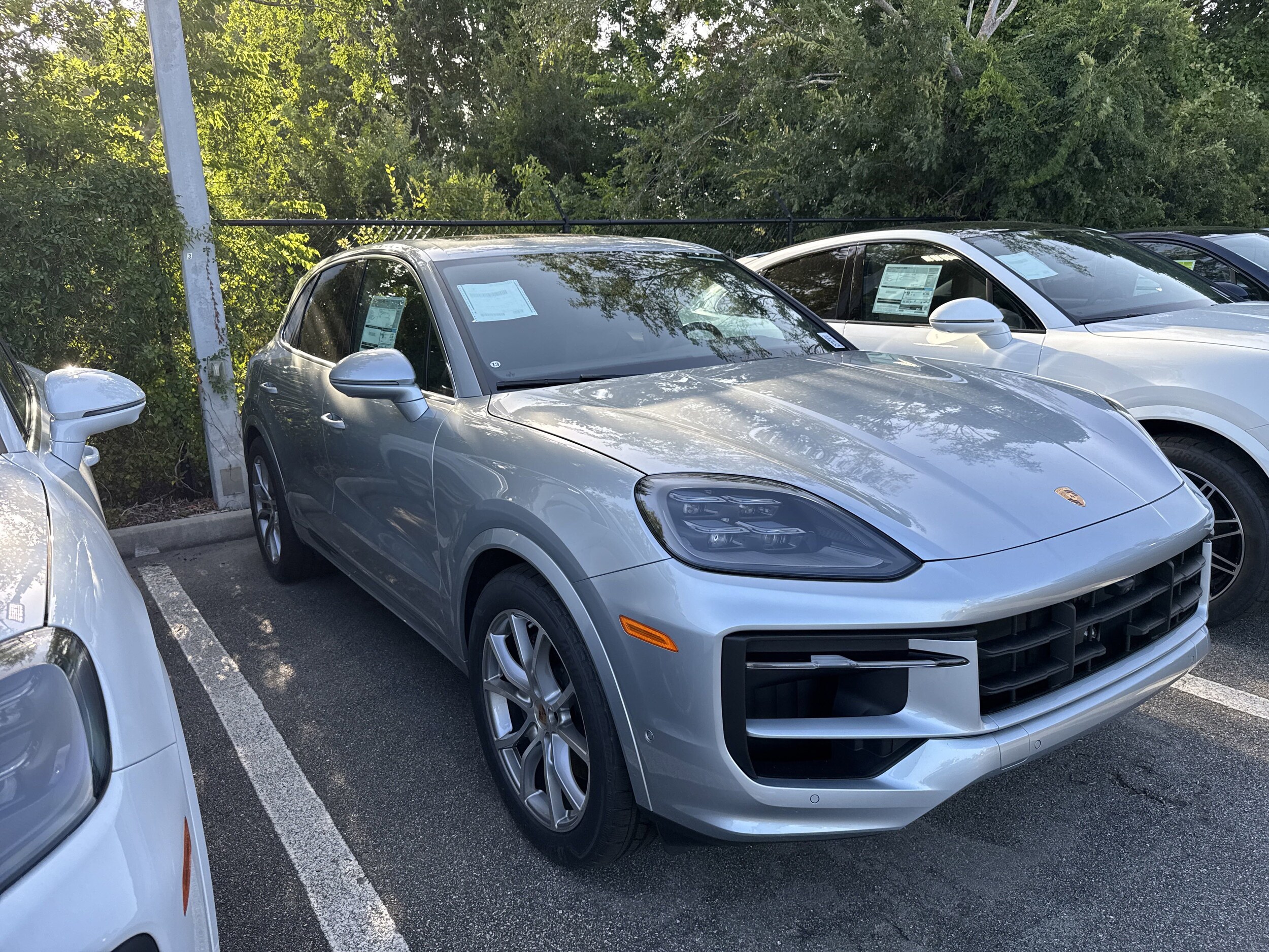 2025 Porsche Cayenne photo 3