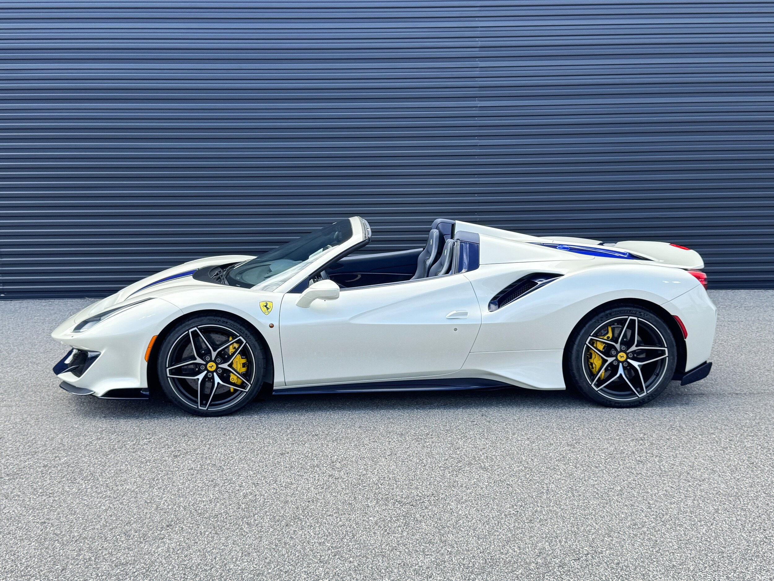 2020 Ferrari 488 Pista Spider photo 3