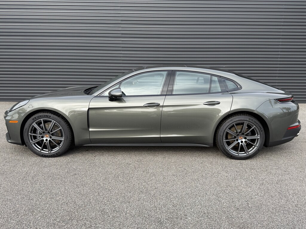 New 2026 Porsche Panamera 4