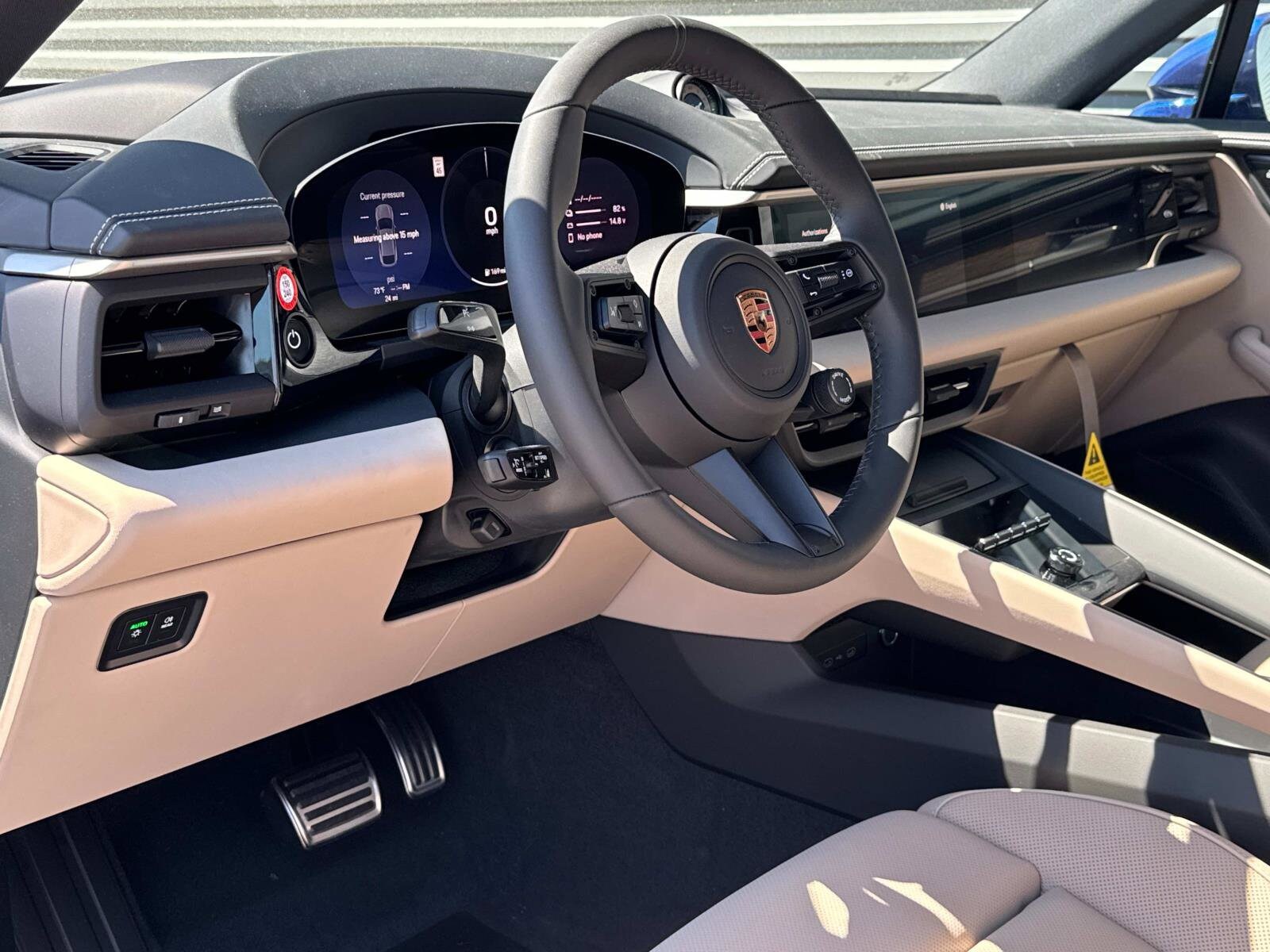 2025 Porsche Macan Electric photo 4