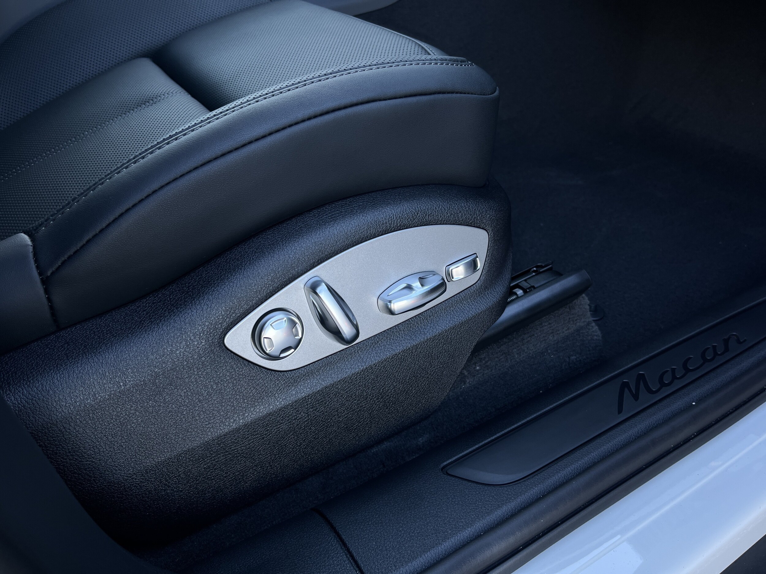 2026 Porsche Macan Base - Photo 30