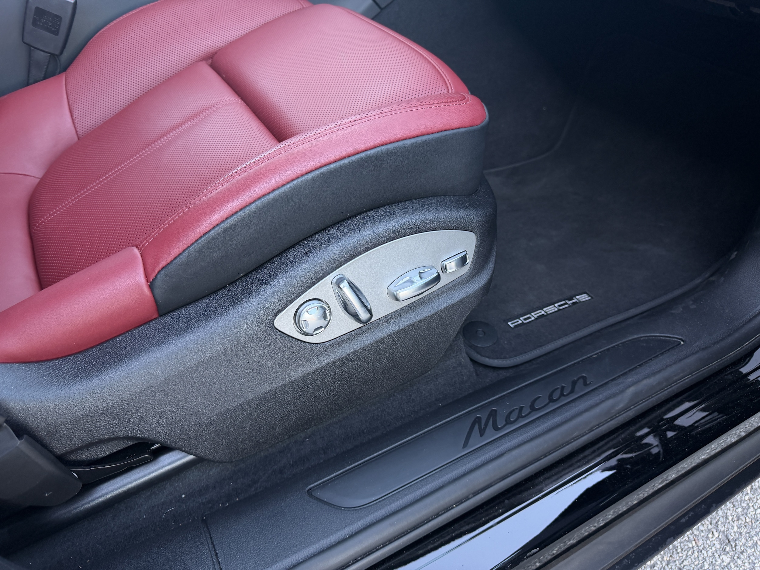 2026 Porsche Macan Base - Photo 23