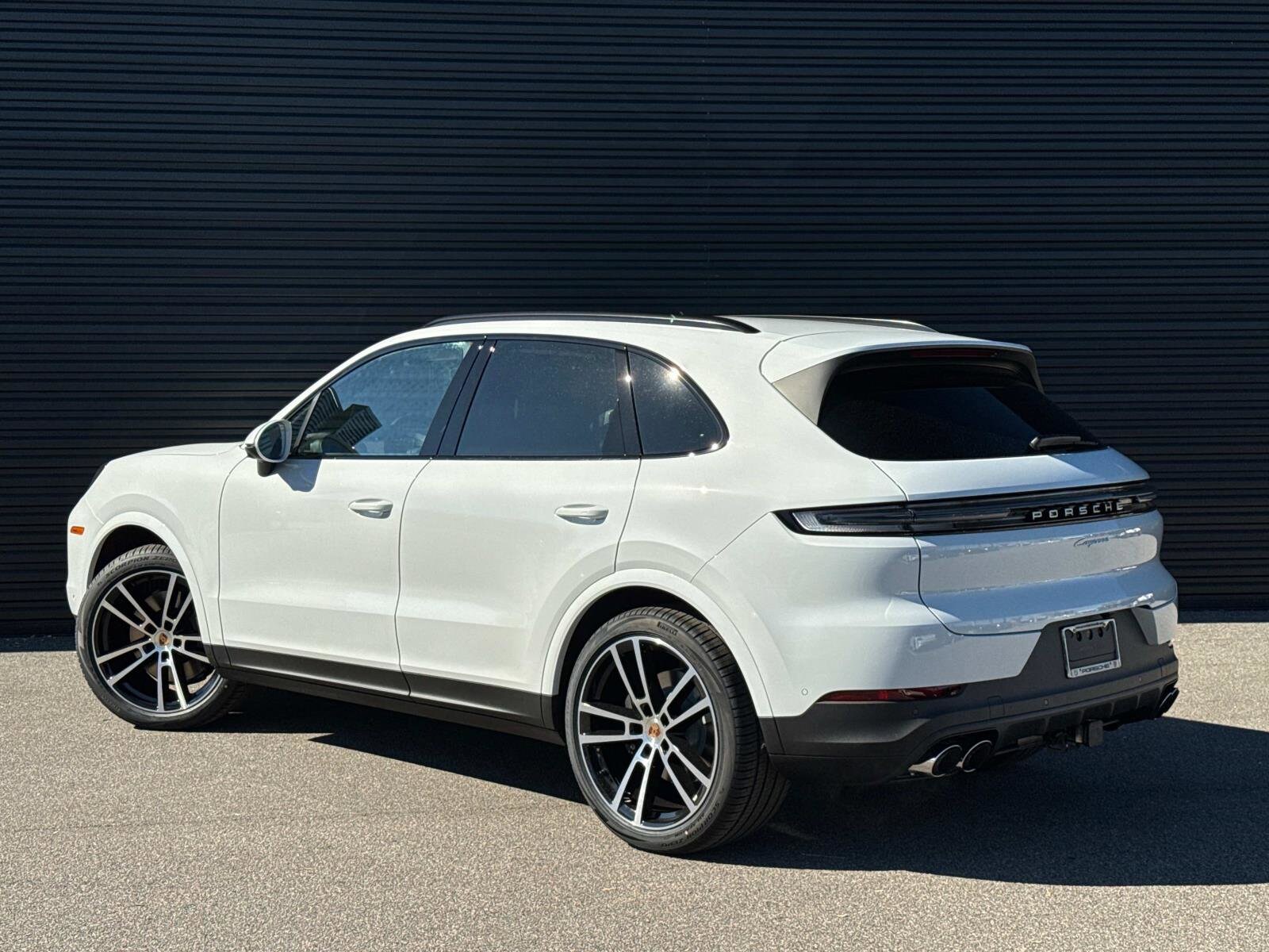 2025 Porsche Cayenne photo 3