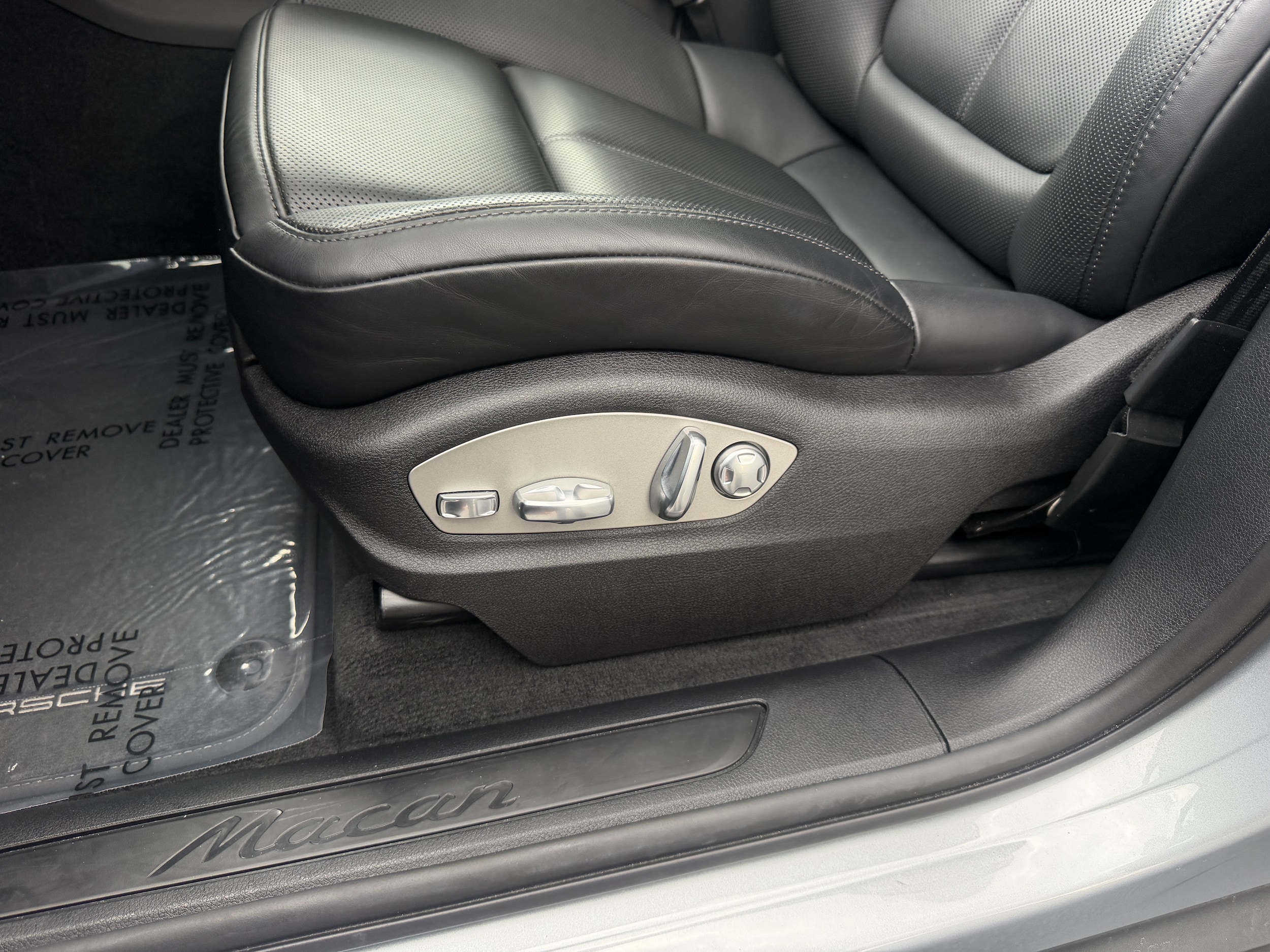 2026 Porsche Macan Base - Photo 18