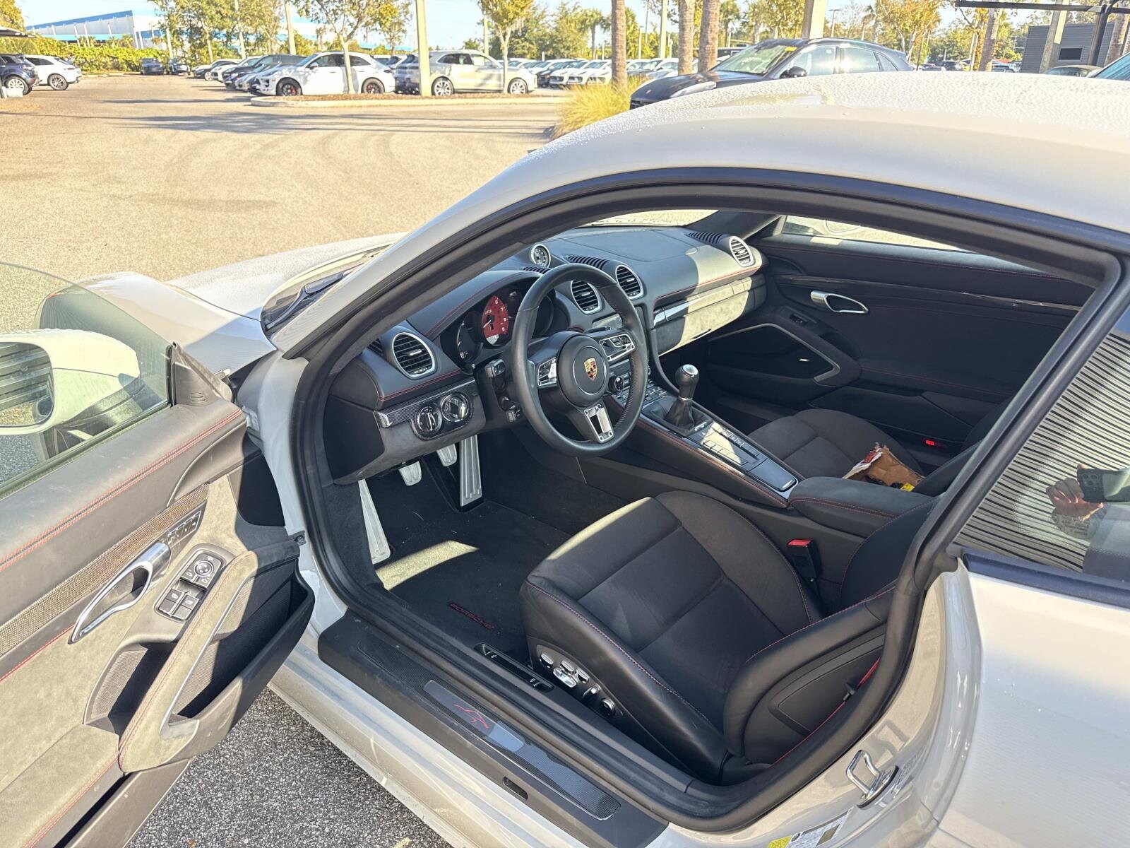 2025 Porsche Cayman GTS 4.0 photo 4