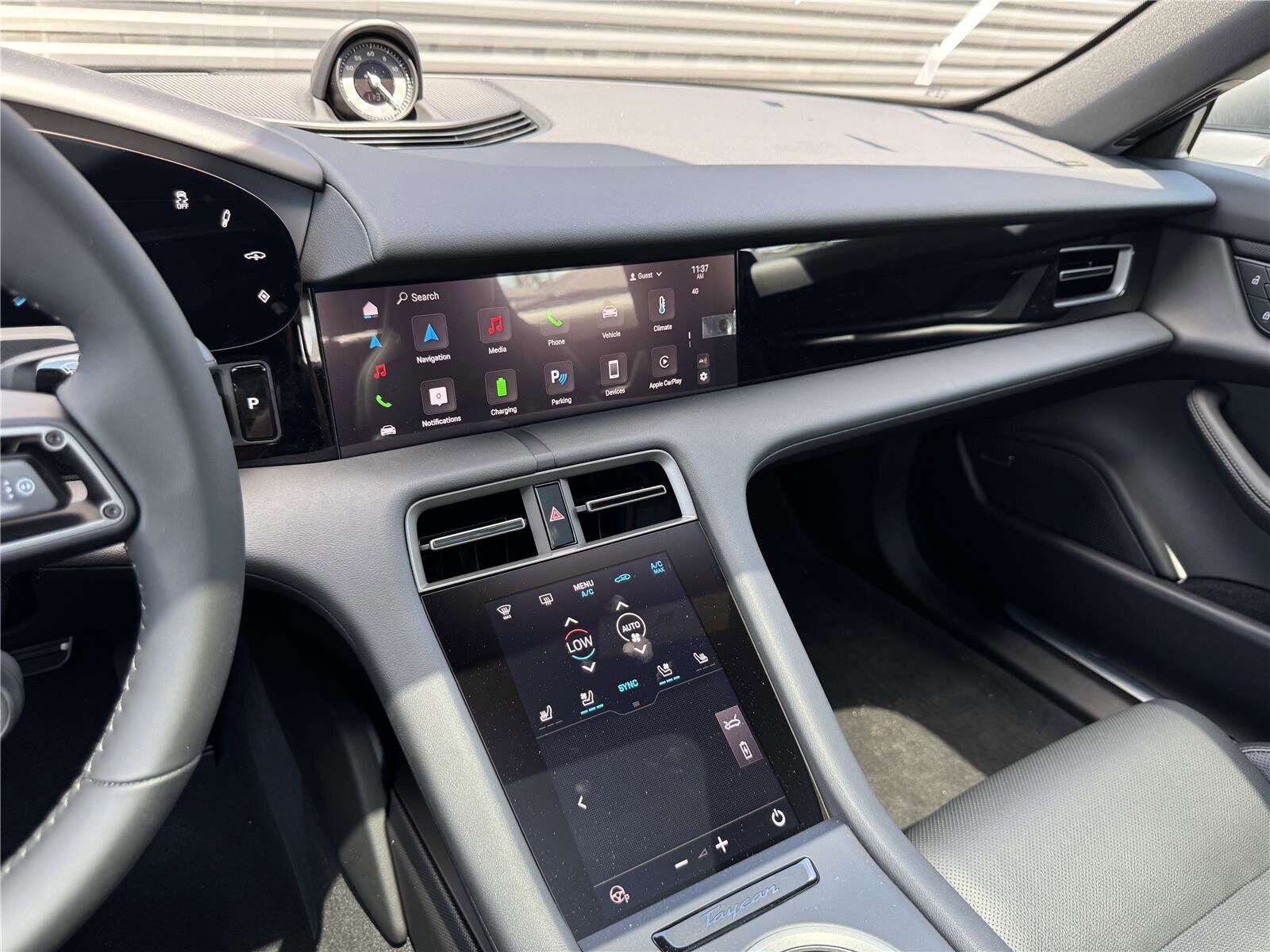 2025 Porsche Taycan Base - Photo 16