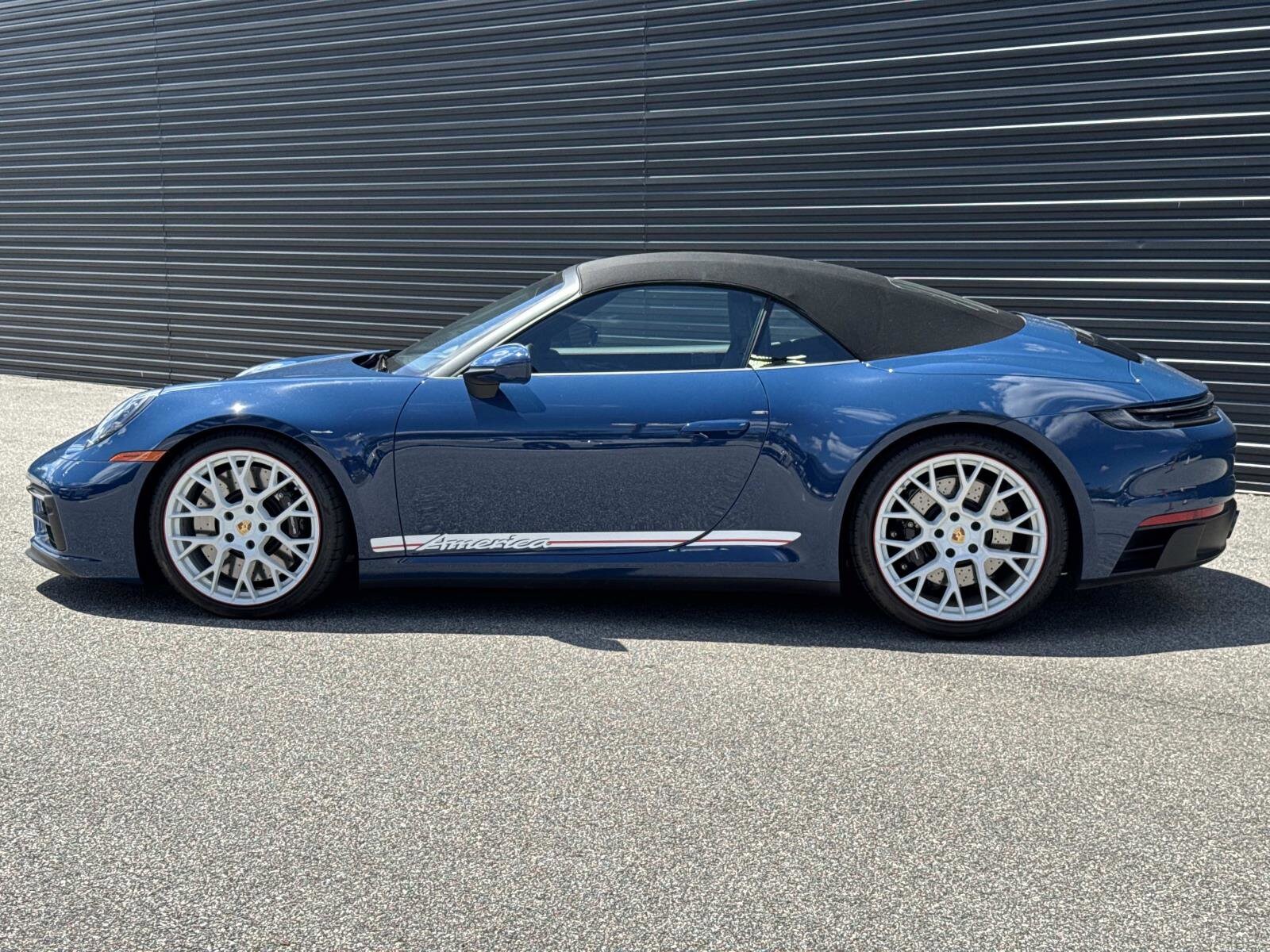 2023 Porsche 911 GTS photo 2
